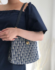 Christian D1OR Trotter CD Logo Jacquard Leather Shoulder bag Navy Vintage 5f4tcg