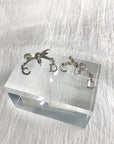 Christian D1OR CD Logo Ribbon Motif Earrings Silver Vintage em4kdx