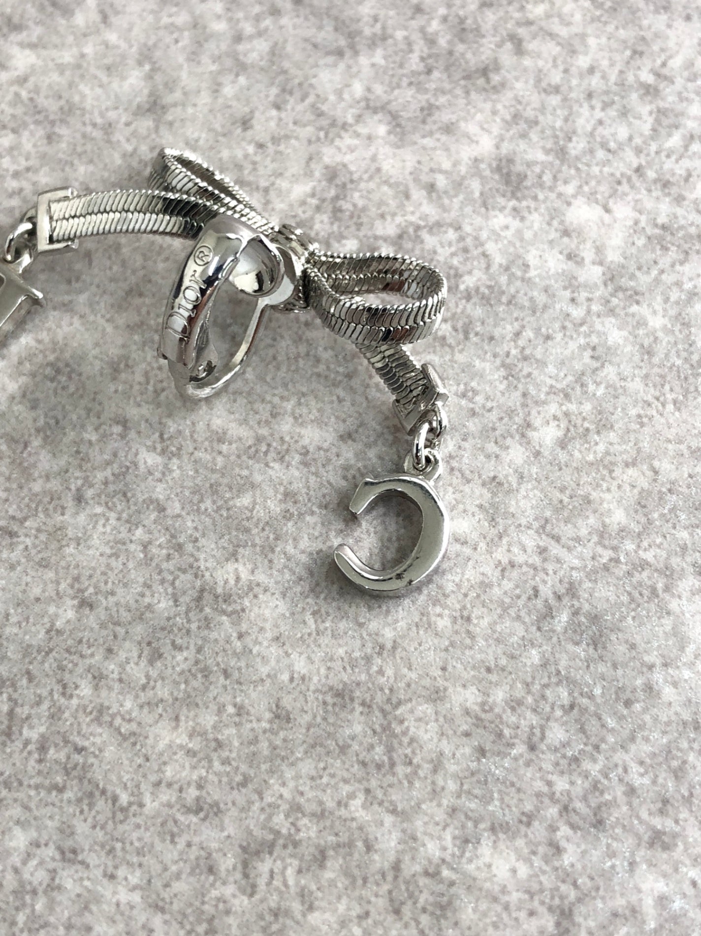 Christian D1OR CD Logo Ribbon Motif Earrings Silver Vintage em4kdx