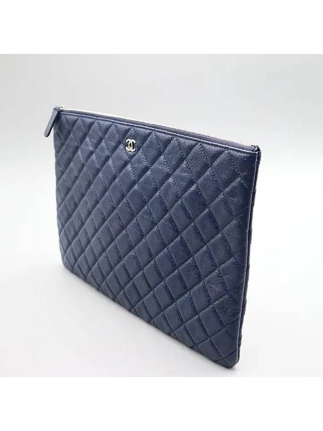 A82552 Navy Caviar Classic Large CC Silver Logo Clutch CH