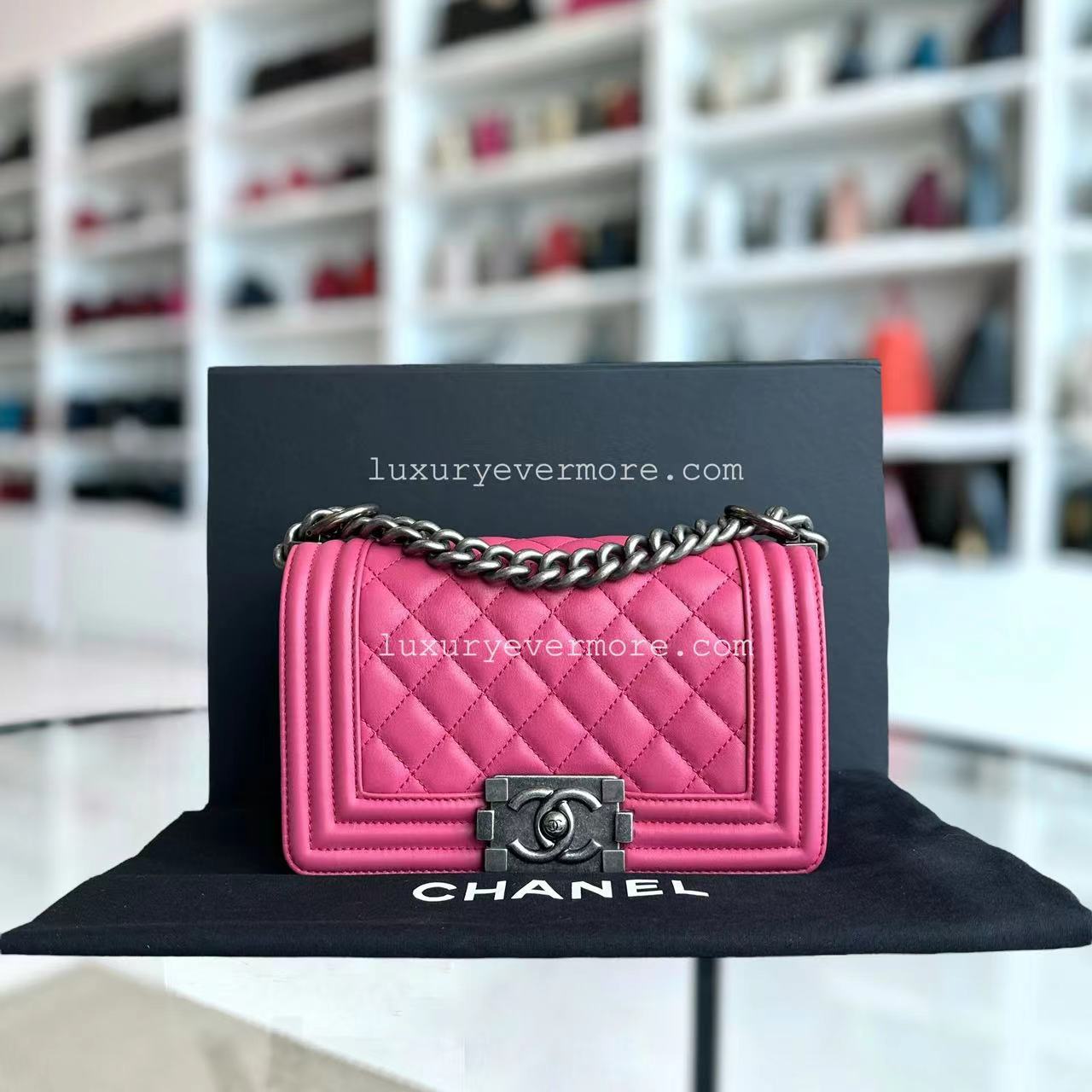 *Calfskin* CH Boy Small - Quilted Calfskin Boy Pink Ruthenium Silver Hardware Series 26