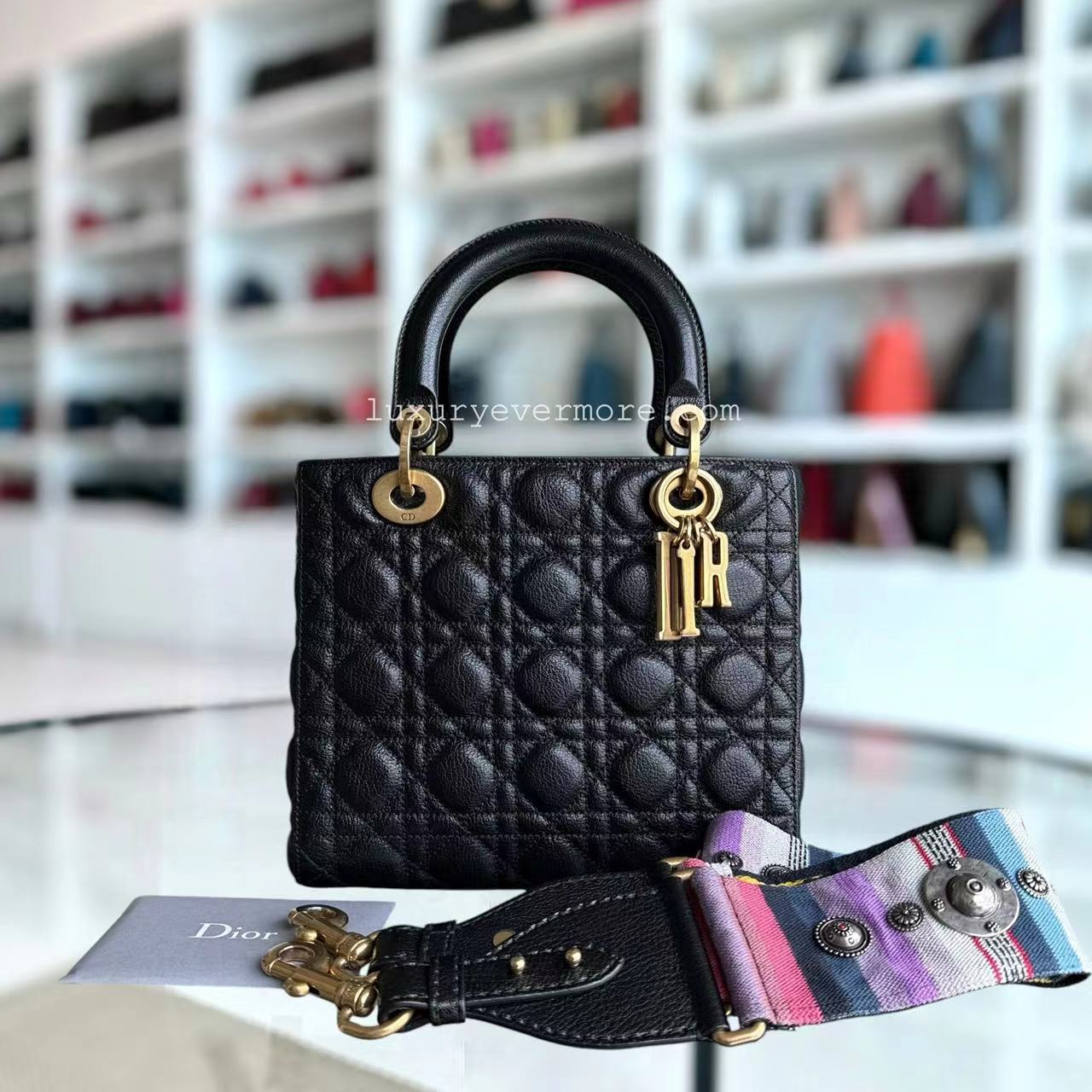 *Flap, Grained Calfskin* D1OR Lady Medium - Calfskin Cannage Black Gold Hardware