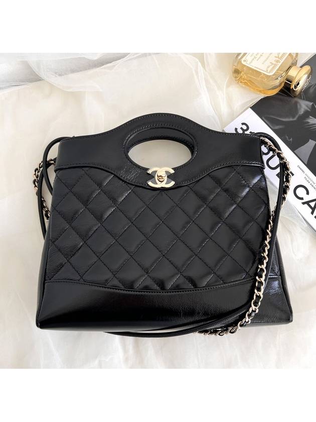 31 Gold Hardware Small Shiny Lambskin Shoulder Bag Black CH