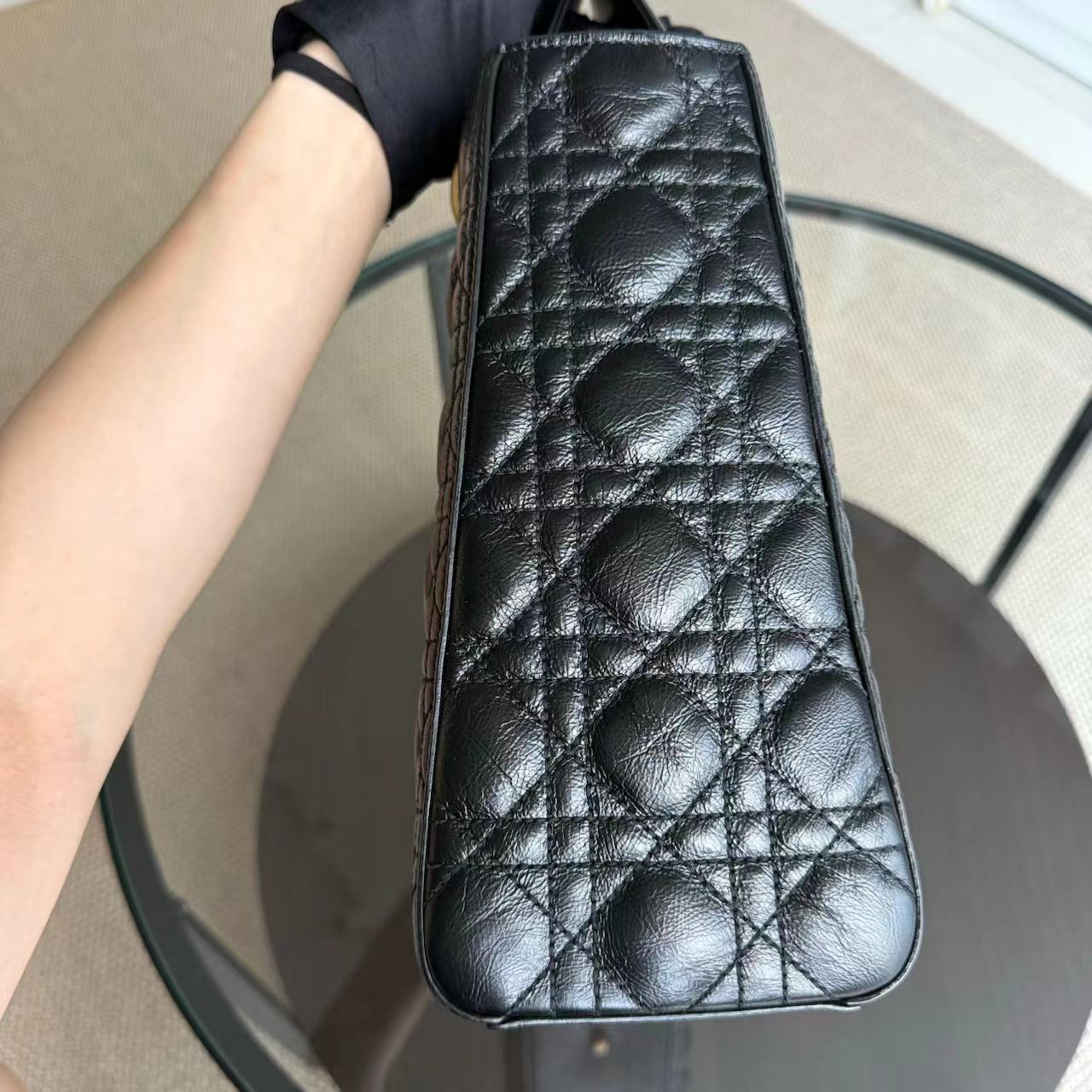 *Flap, Calfskin* D1OR Lady Large - Cannage Calfskin Black Golden Hardware