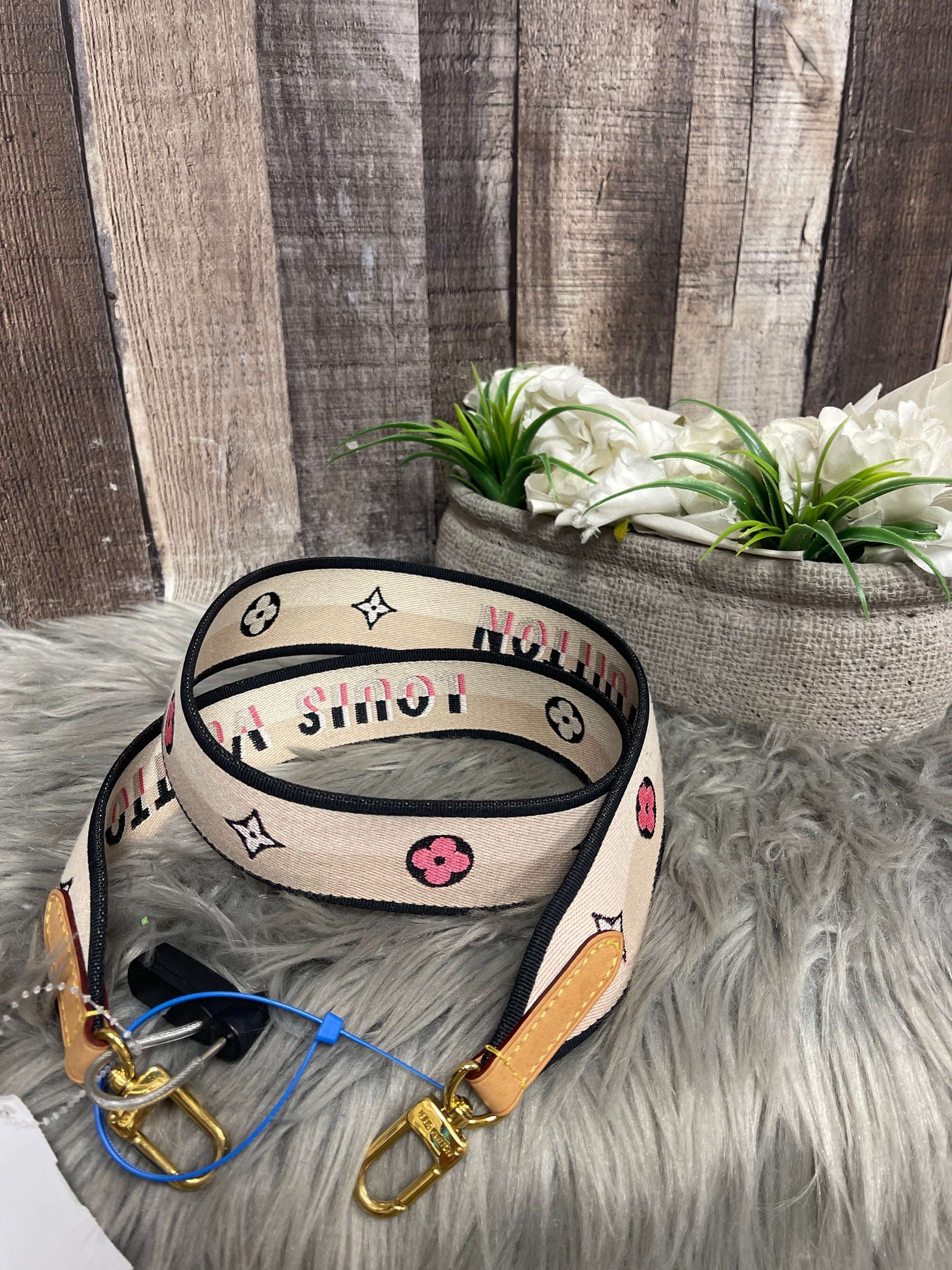 Accessory Luxury Designer Label By LV