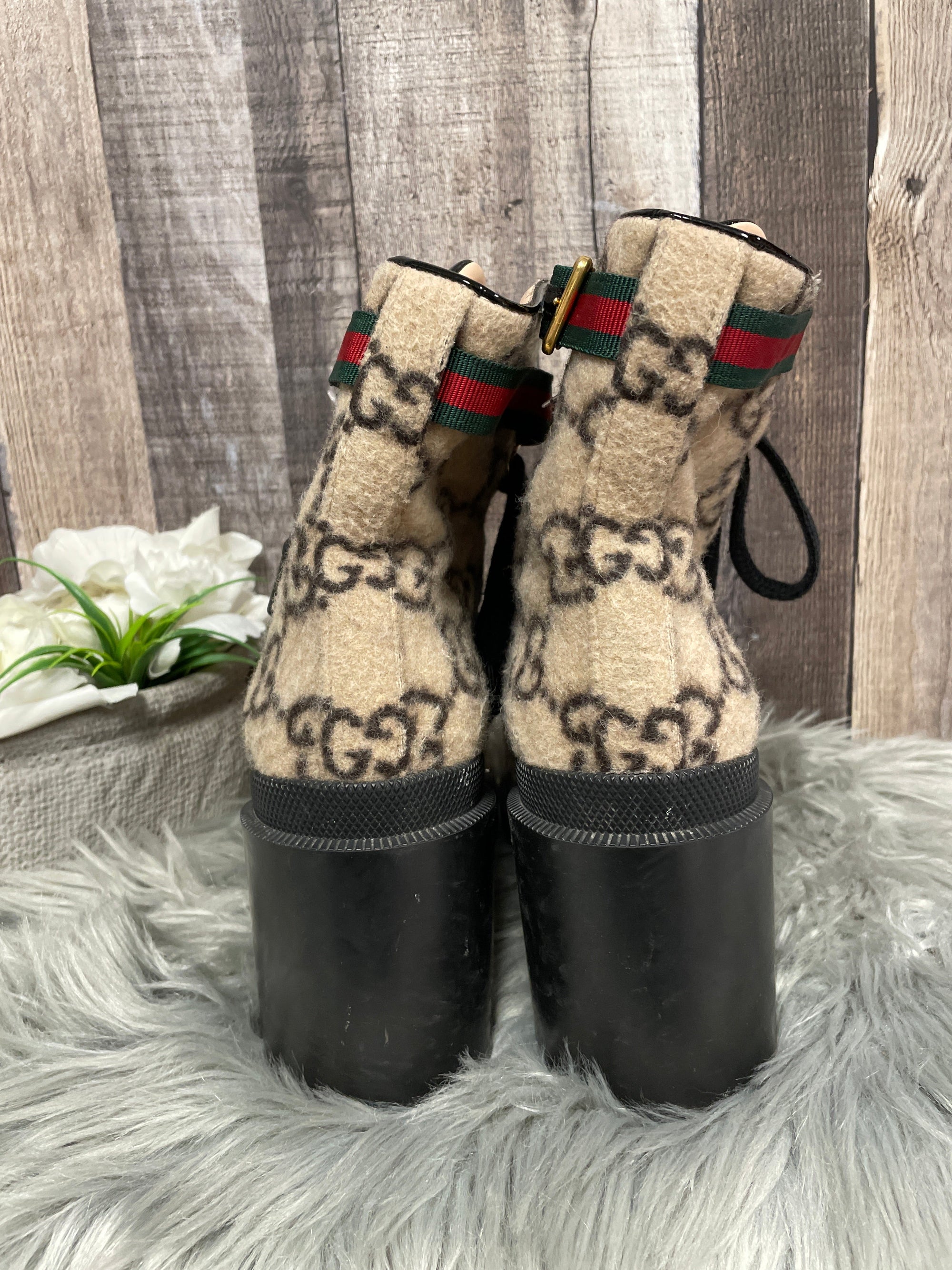 Boots Luxury Designer By GCCI  Size: 10
