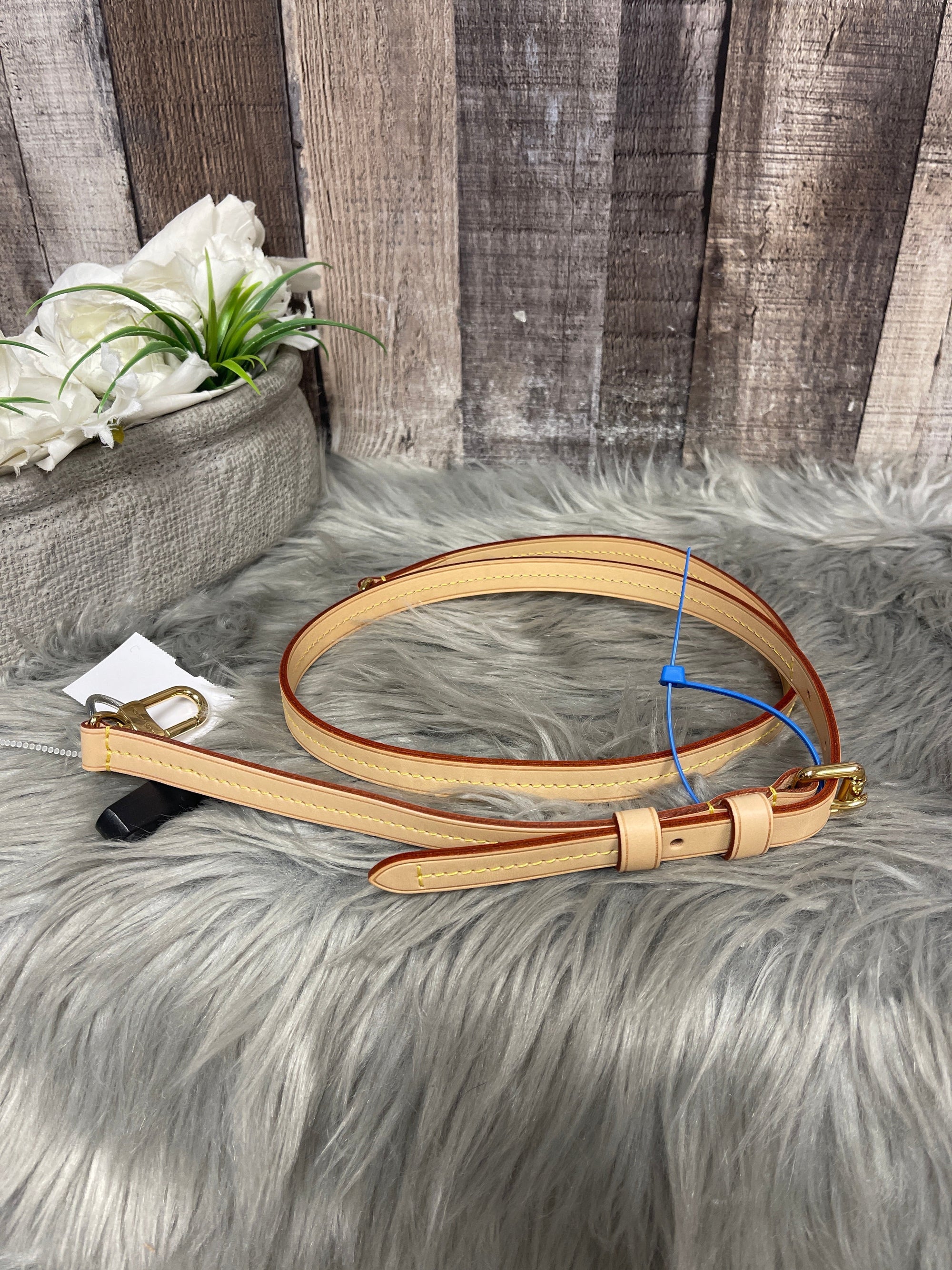 Accessory Luxury Designer Tag By LV