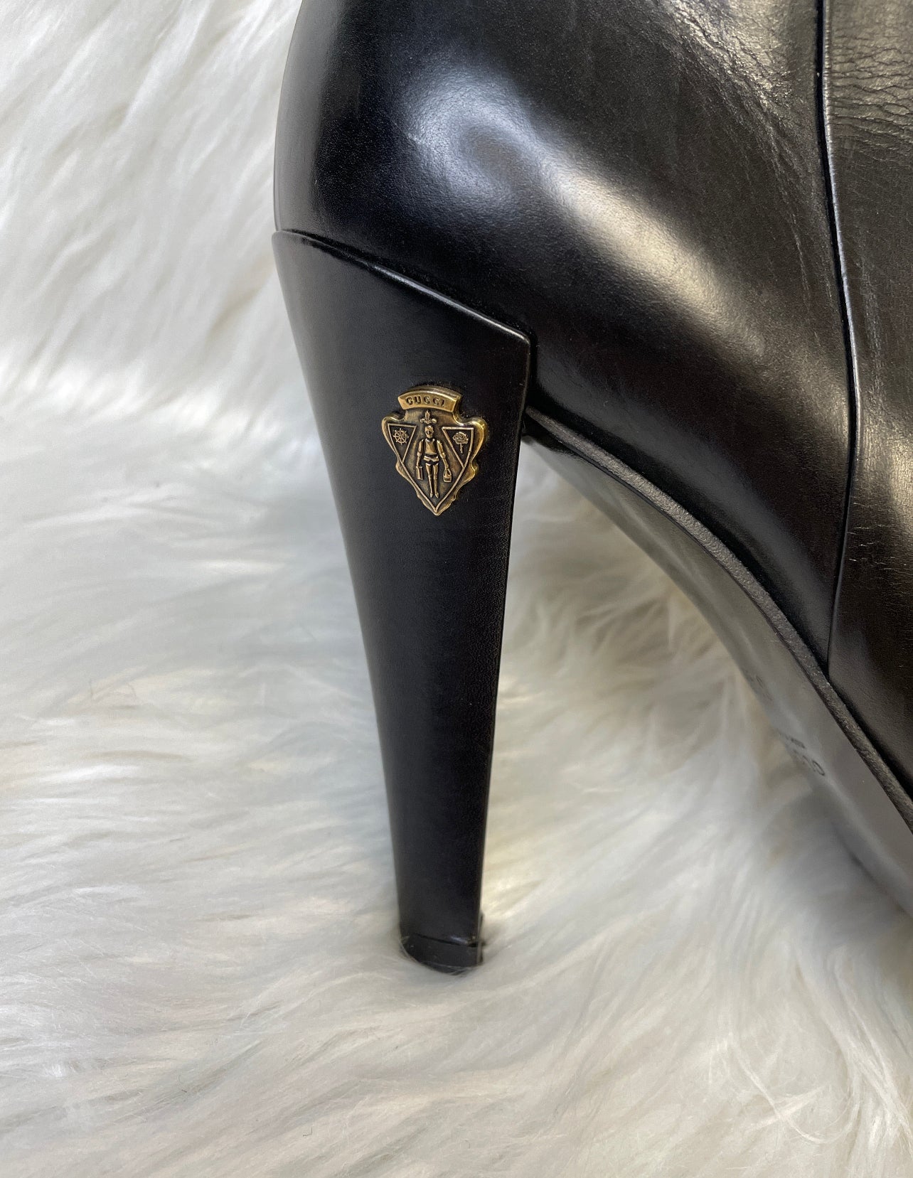 Black Shoes Luxury Designer GCCI, Size 8.5