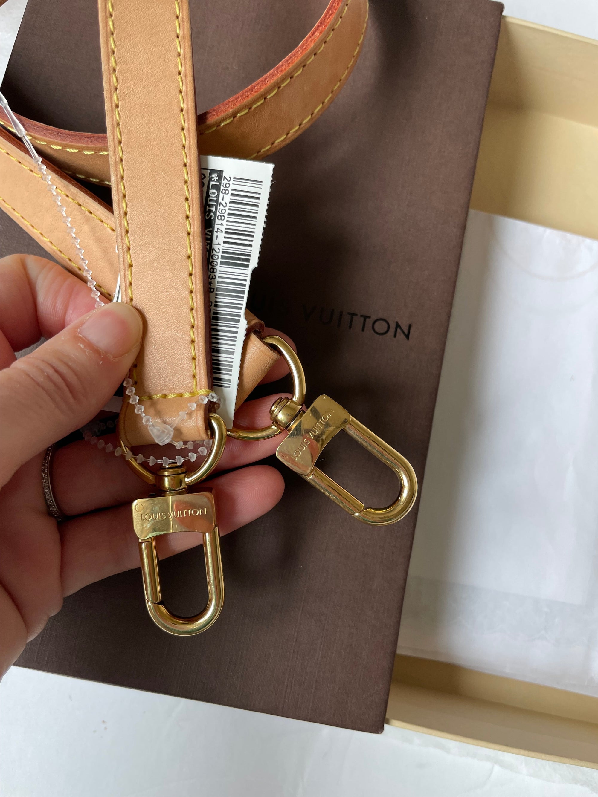 Accessory Luxury Designer Tag By LV