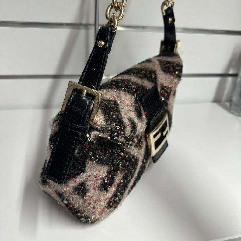 FNDI Chain Shoulder Bag