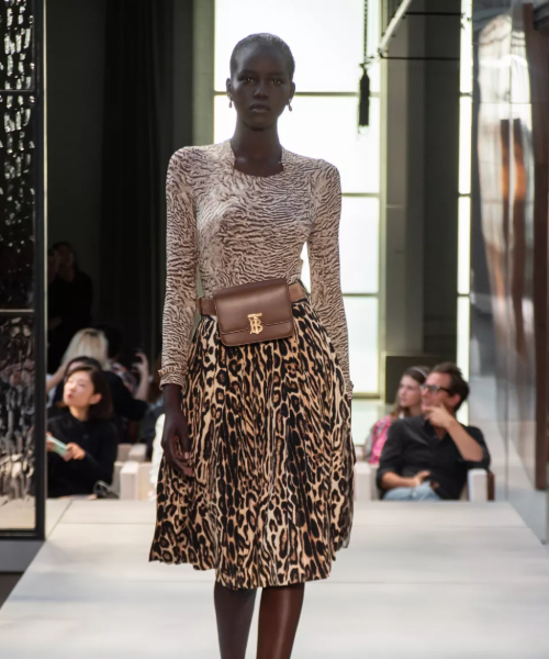 BBERRY Belted Leather TB Bag Brown