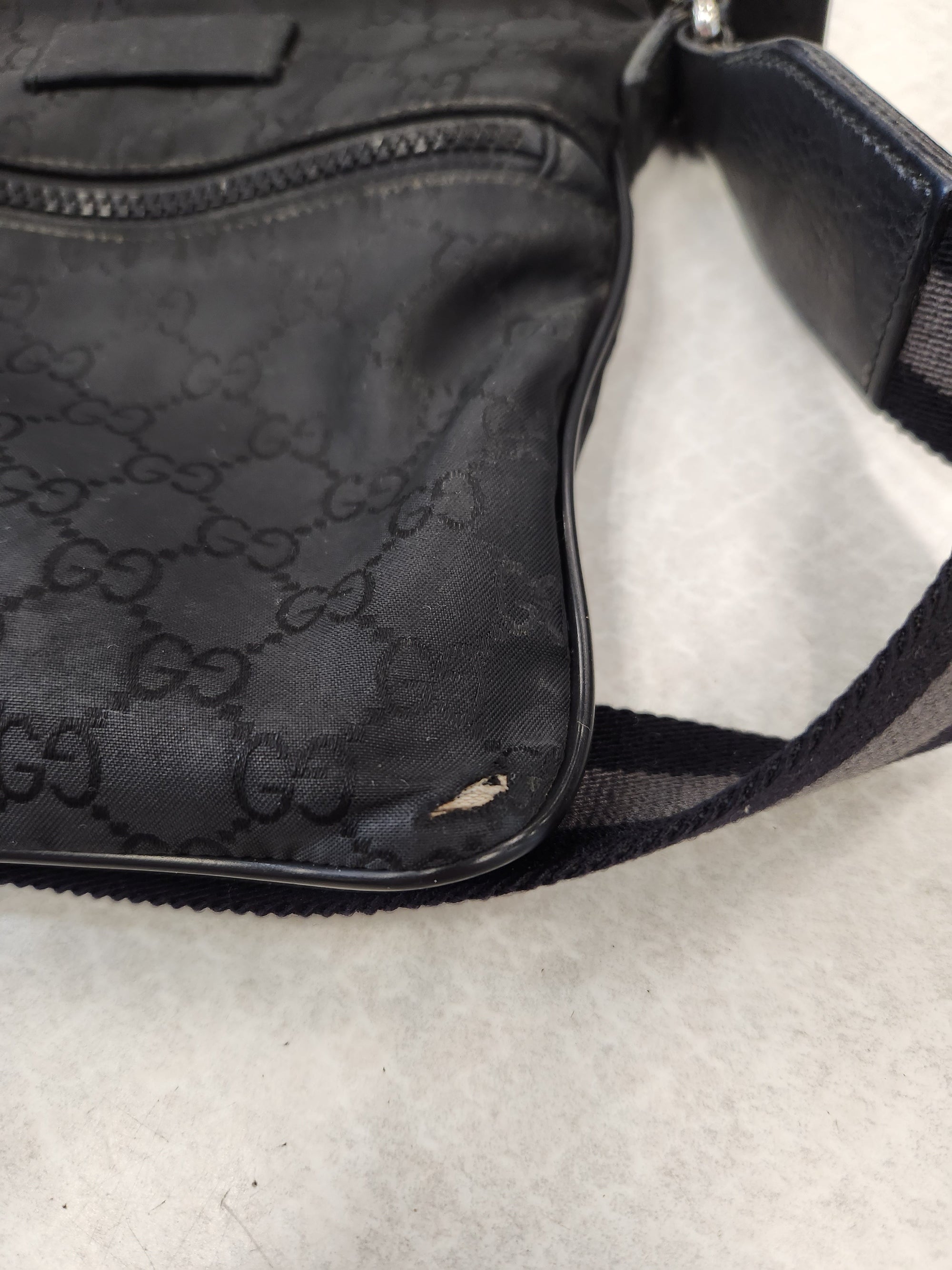 Crossbody Designer By GCCI  Size: Medium