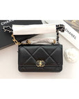 19 Chain Lambskin Cross Bag Black CH