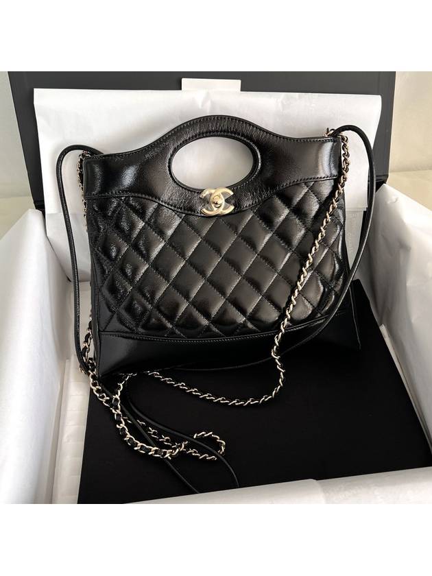 31 Gold Hardware Small Shiny Lambskin Shoulder Bag Black CH