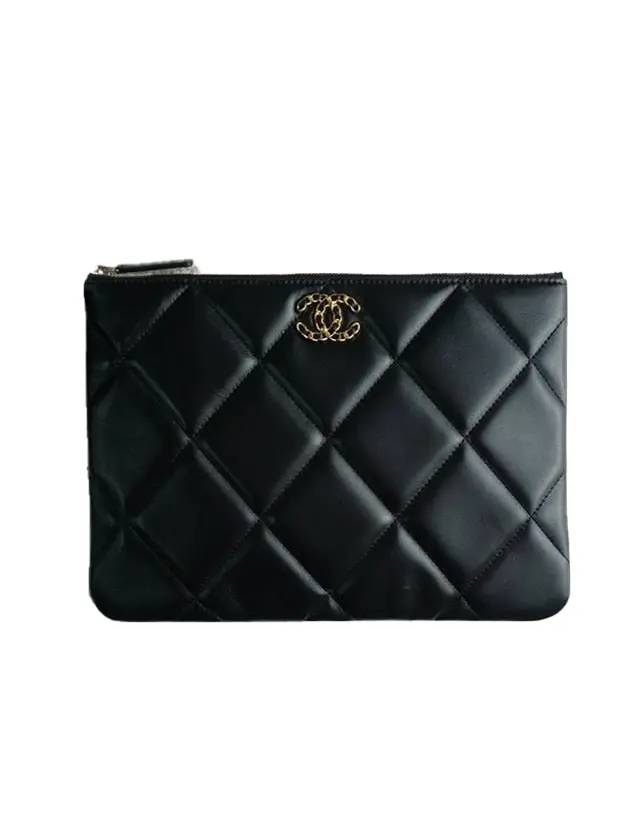 19 Medium Lambskin Clutch Bag Black CH