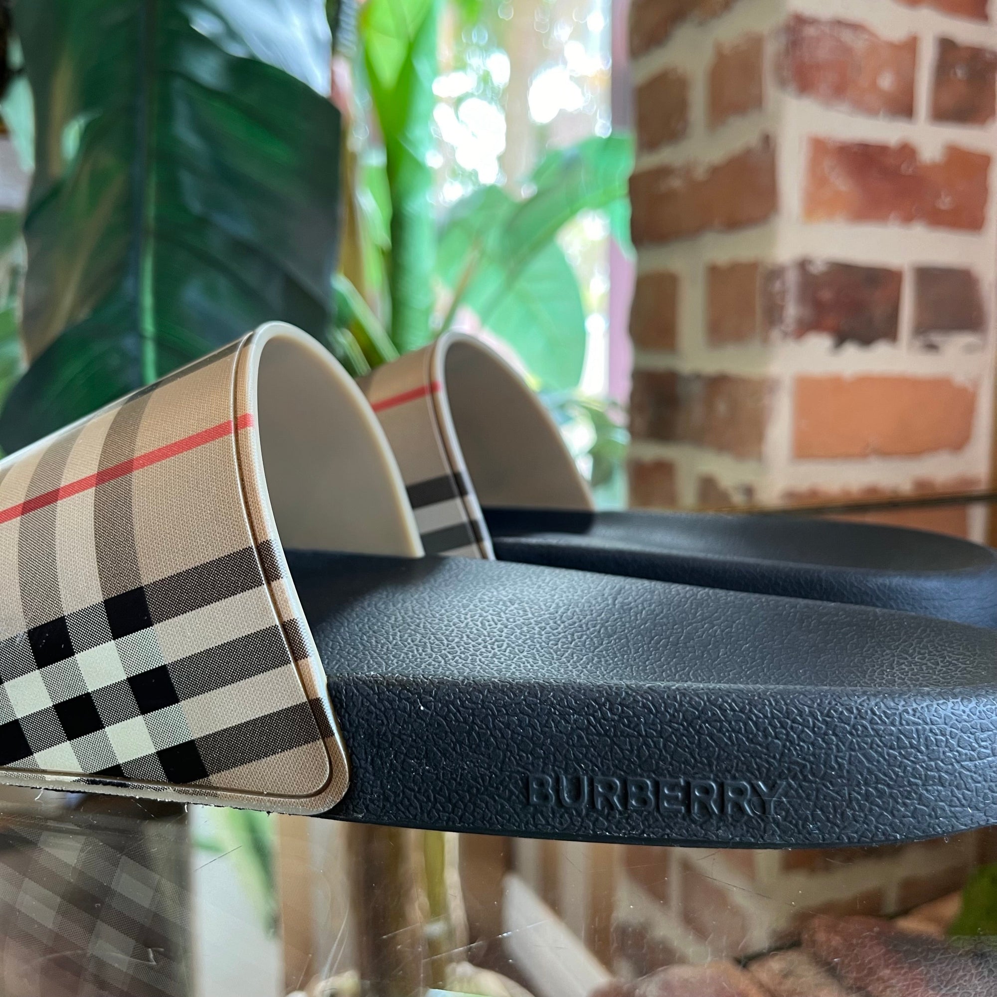 BBERRY Beige Furley Vintage Check Slides Men SZ43