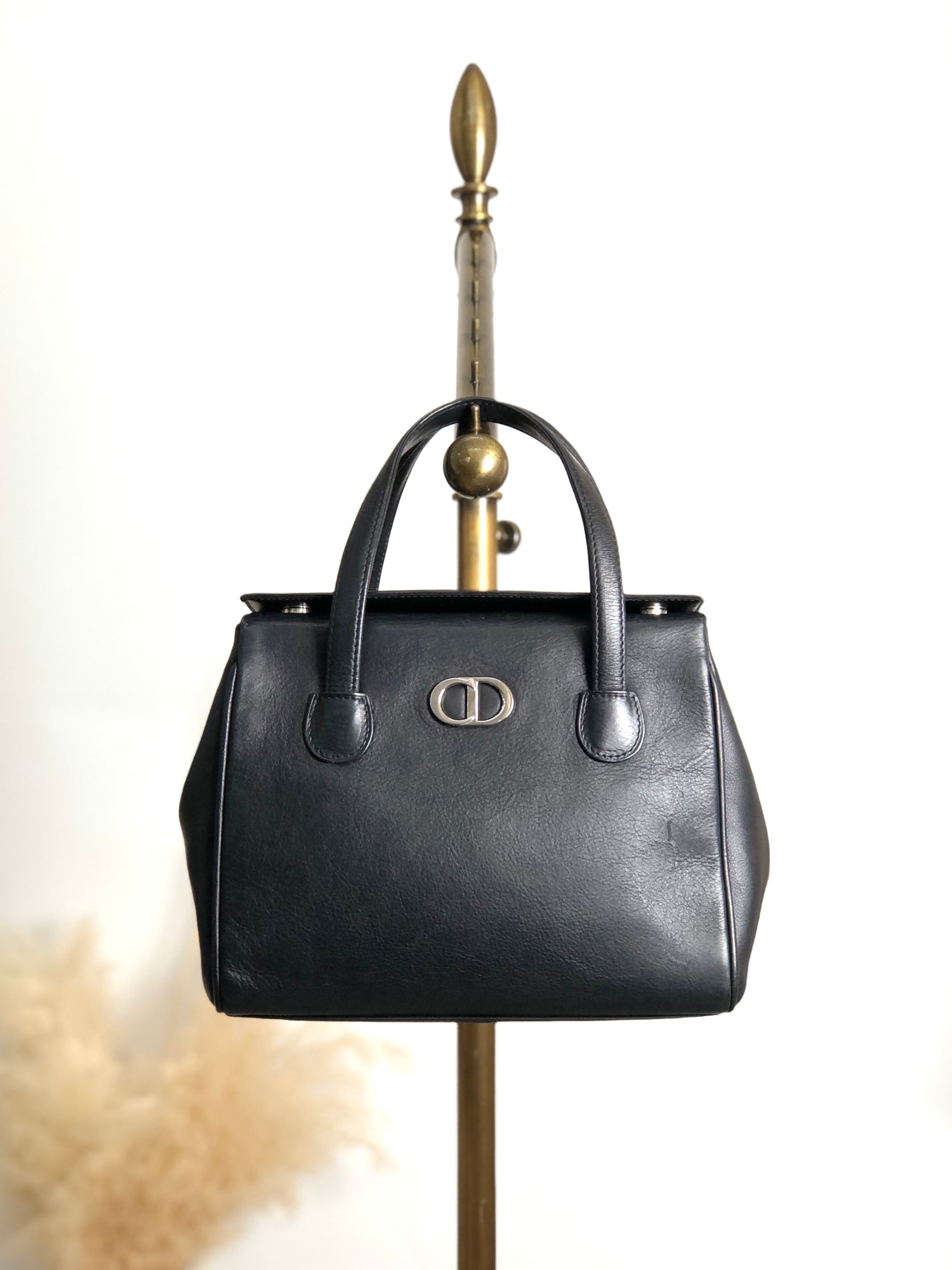 Christian D1OR CD Logo Handbag Black Vintage hfa4nr