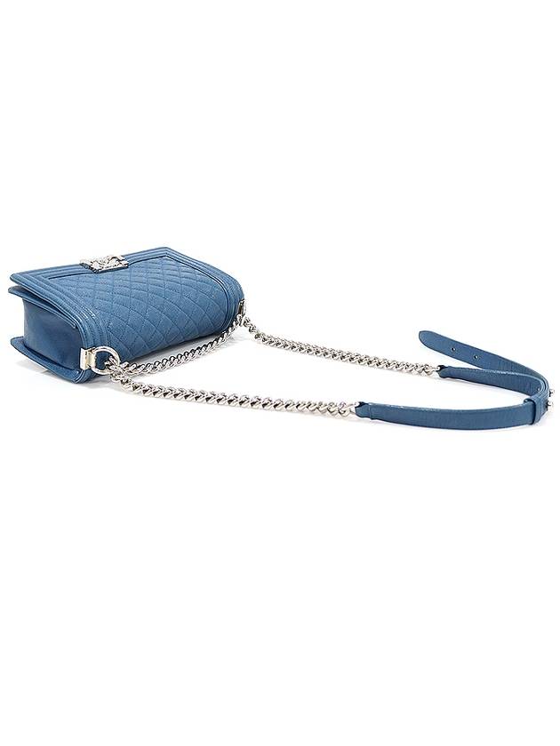 A67086 Blue Caviar Silver Boy Medium Flap Shoulder Bag No 29 CH