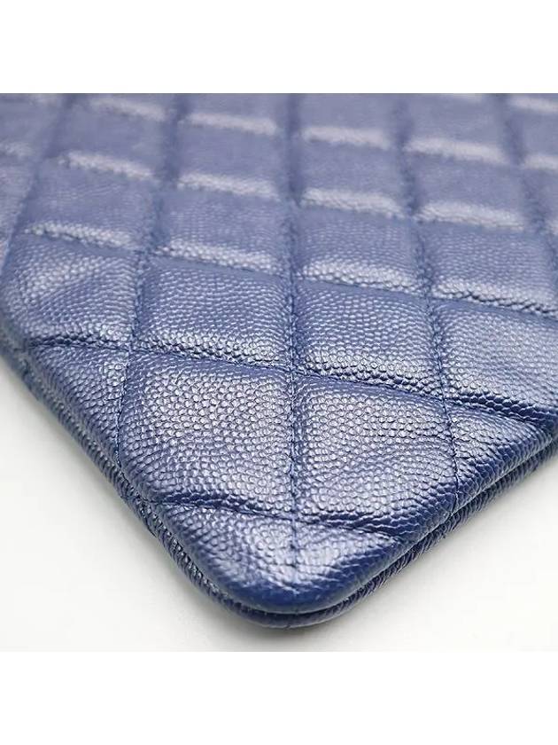 A82552 Navy Caviar Classic Large CC Silver Logo Clutch CH