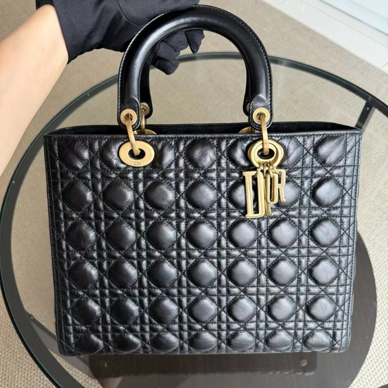 *Flap, Calfskin* D1OR Lady Large - Cannage Calfskin Black Golden Hardware
