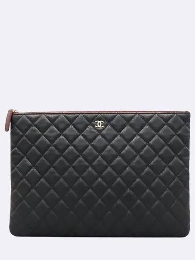 A82552 Black Caviar Classic Large CC Gold Logo Clutch CH