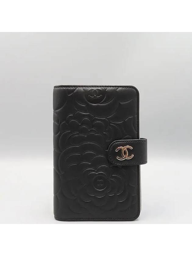 A50087 Black Lambskin Camellia Embossed Zip up Medium Wallet CH