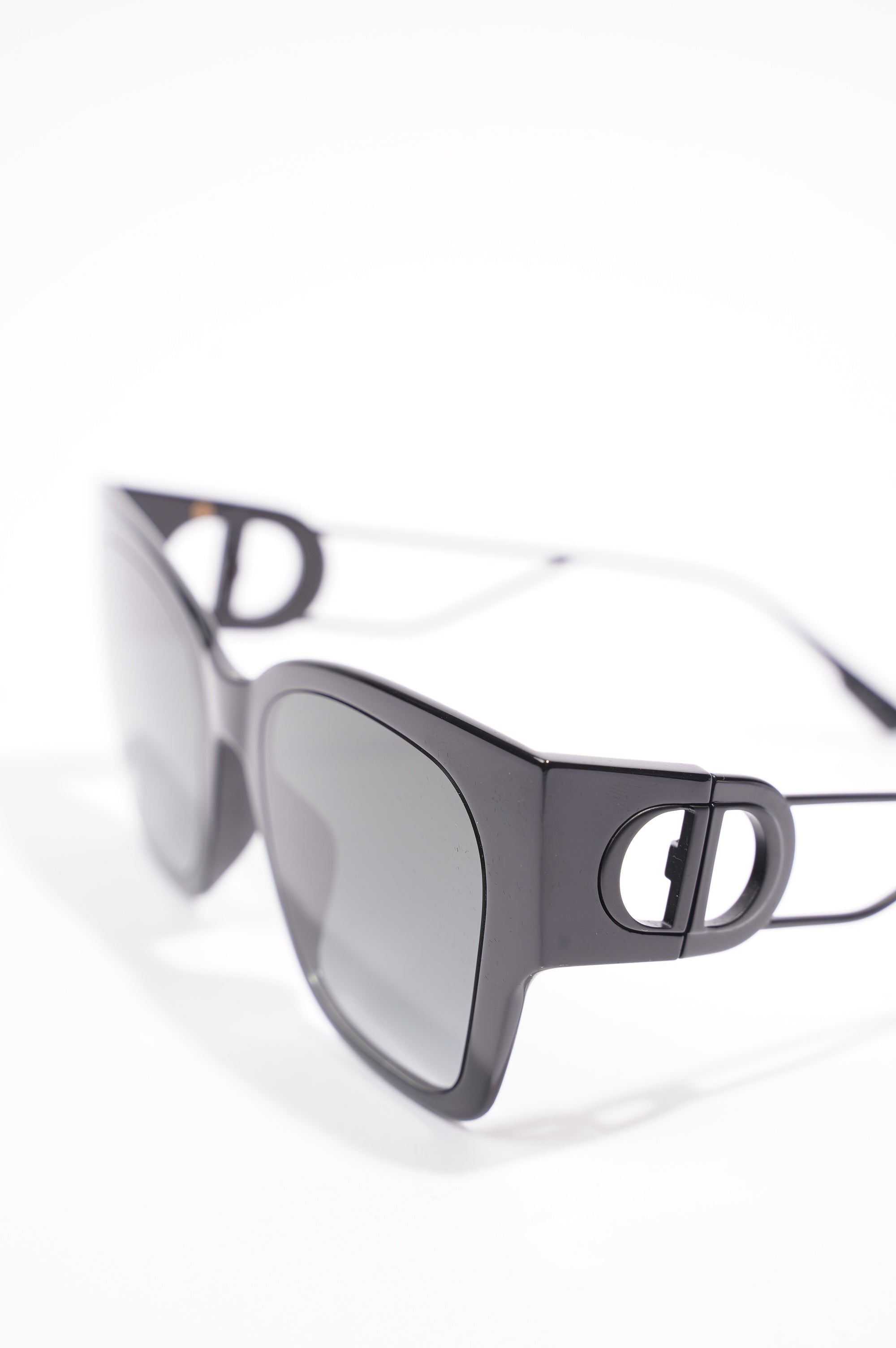 Christian D1OR 30 Montaigne Sunglasses Black 135
