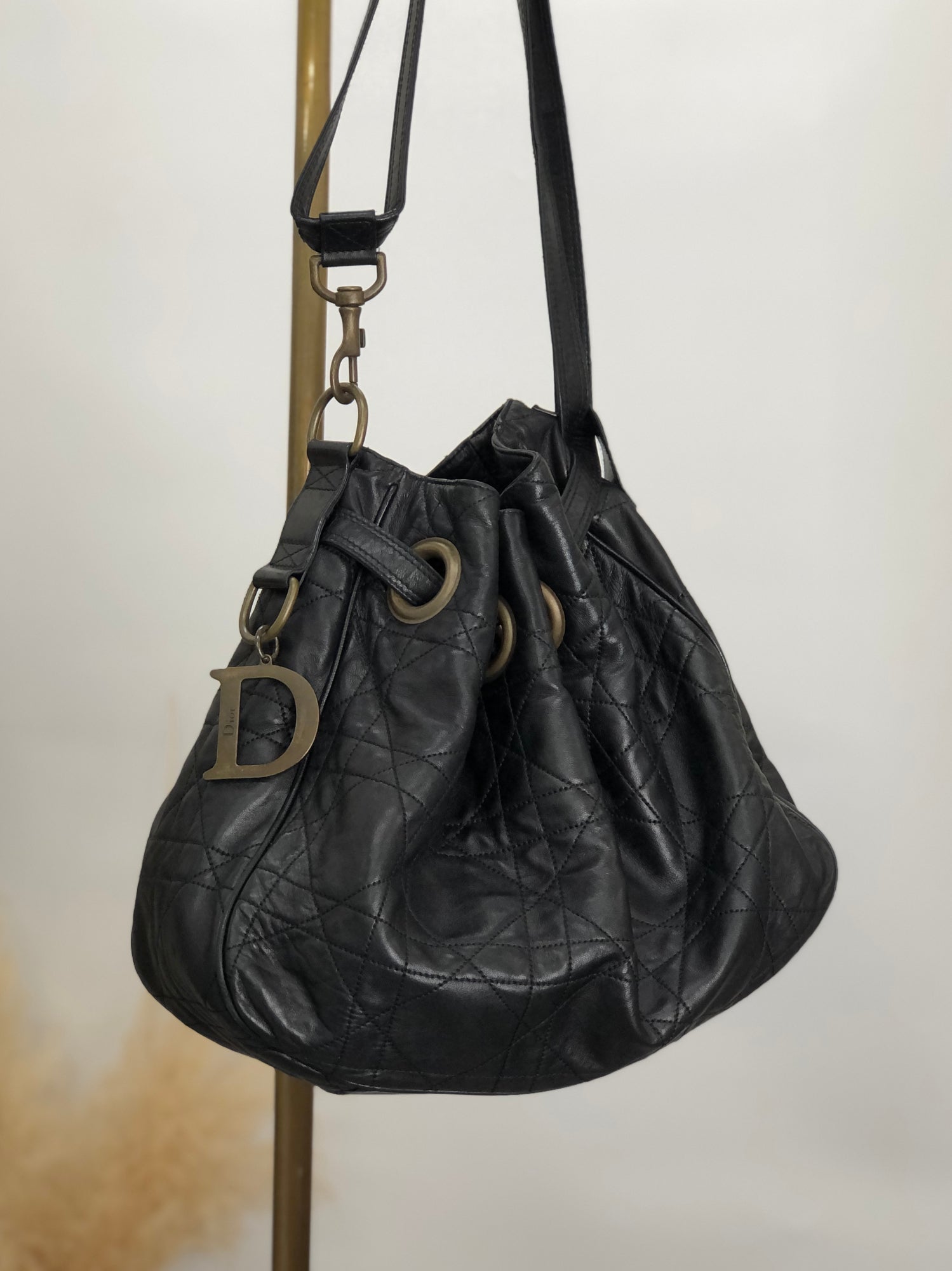 Christian D1OR Cannage Logo Motif Drawstring Shoulder bag Black Vintage ryhx6x
