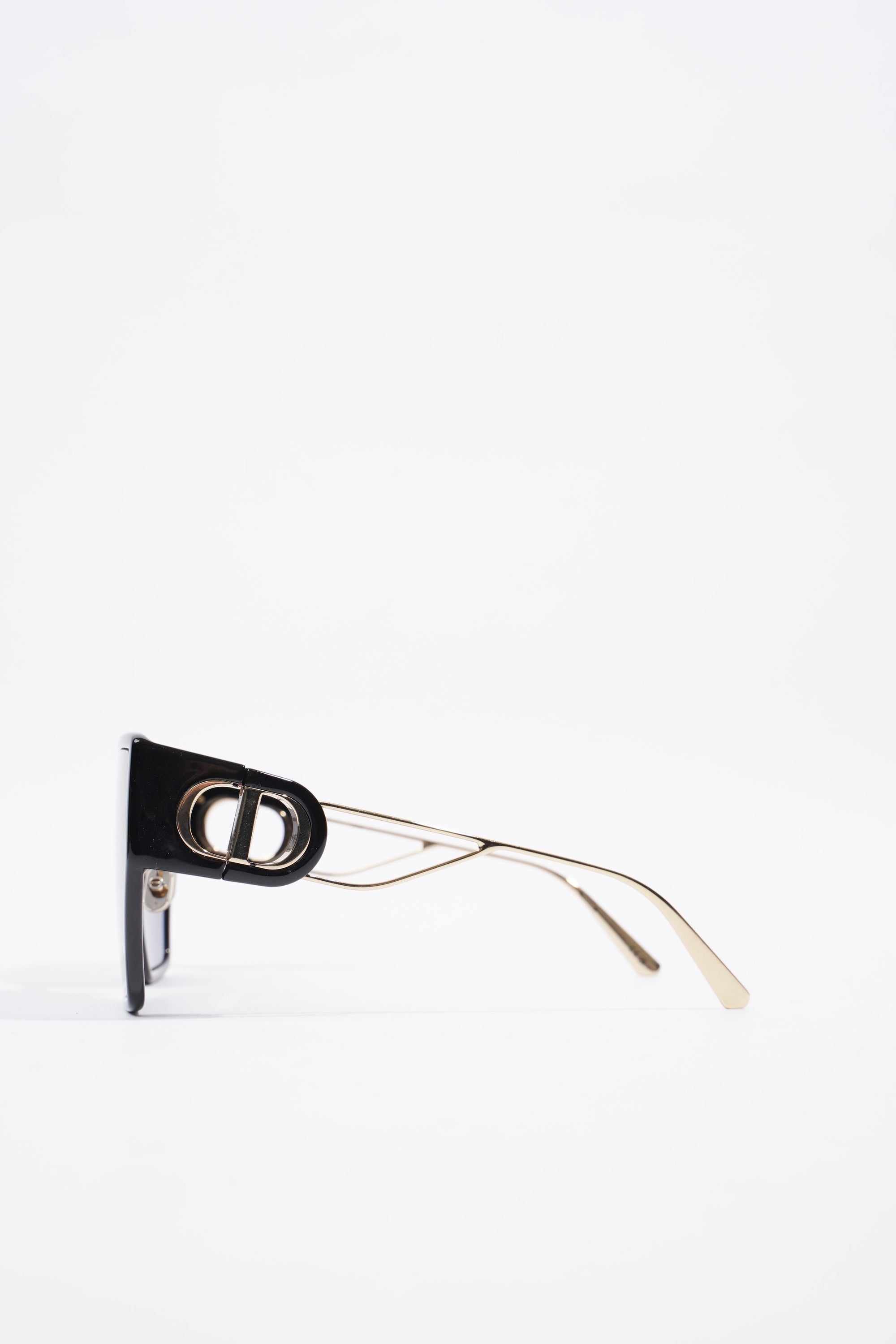 Christian D1OR 30 Montaigne Sunglasses Black / Gold Acetate 130