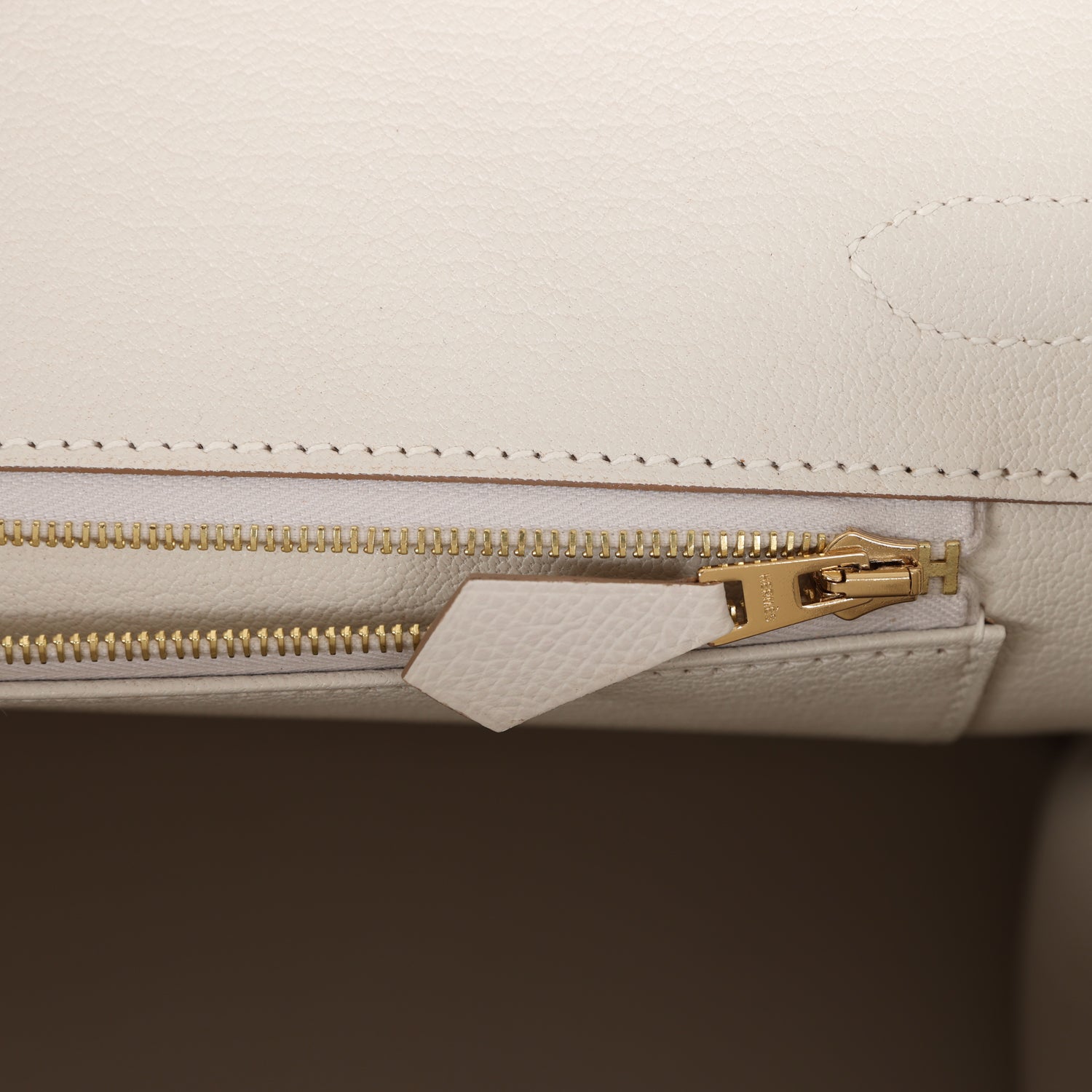 HMS Birkin 30 Gris Pale Epsom Gold Hardware
