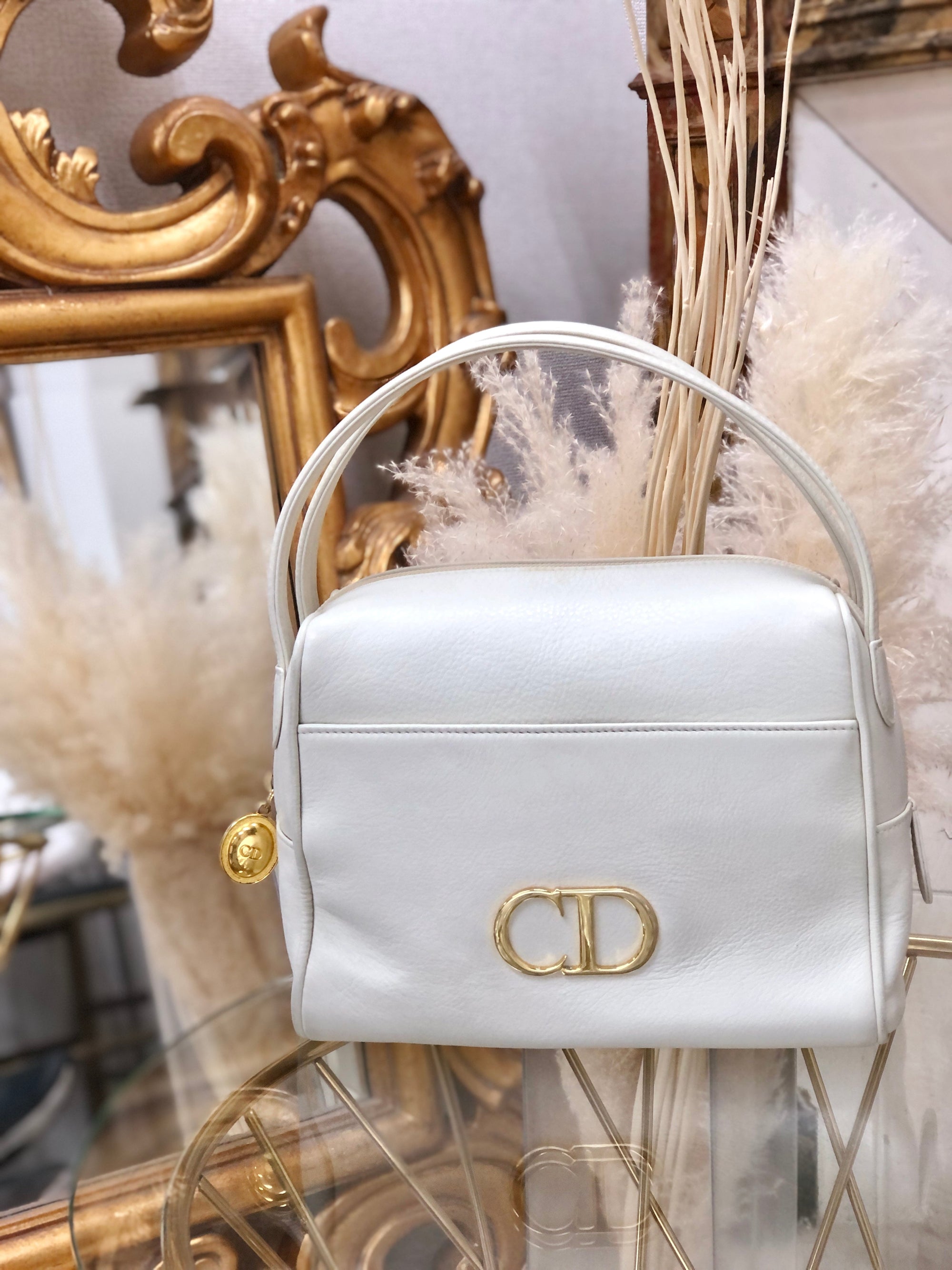 Christian D1OR CD logo Leather handbag  White Vintage jnzf2z