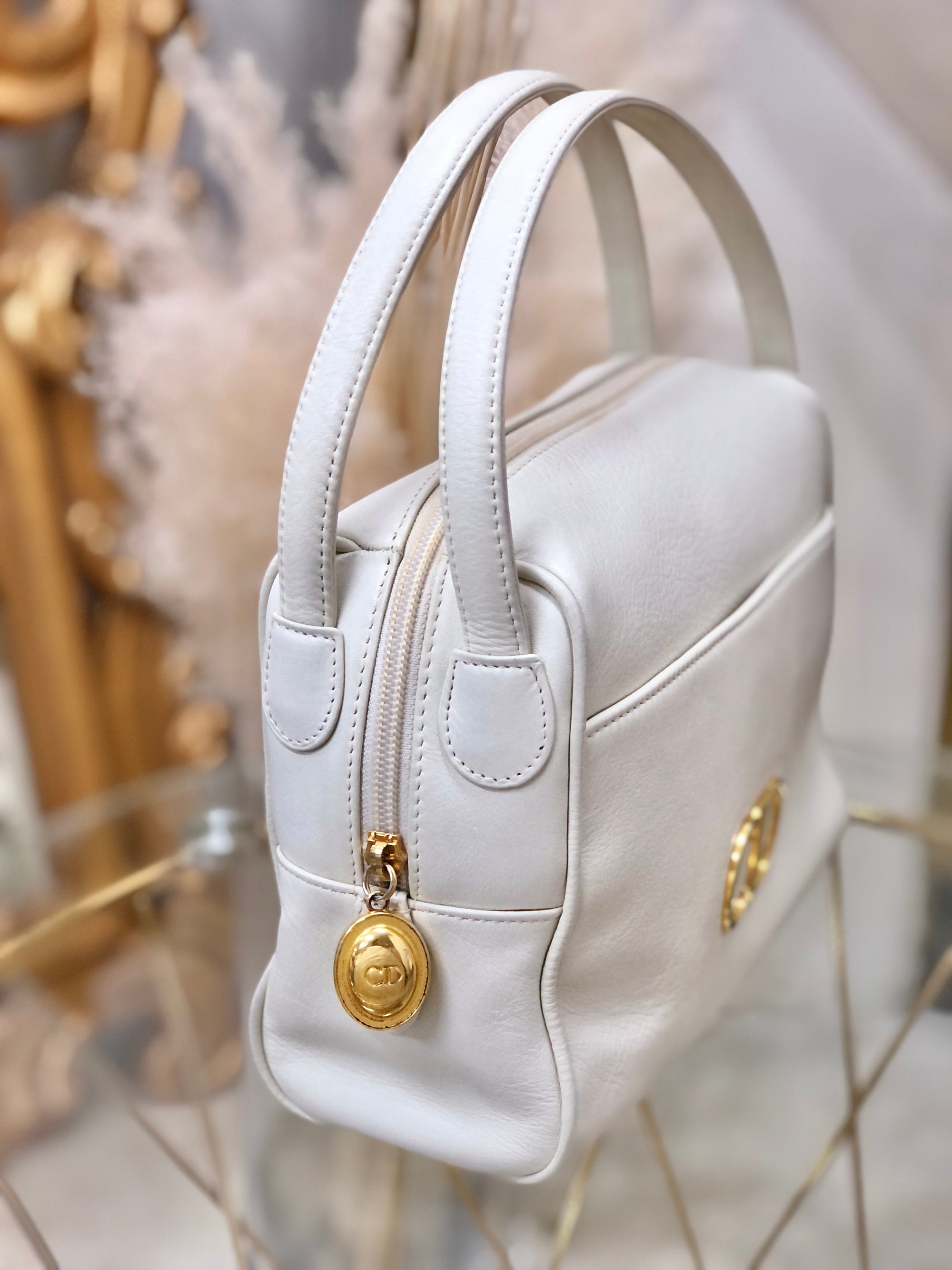 Christian D1OR CD logo Leather handbag  White Vintage jnzf2z