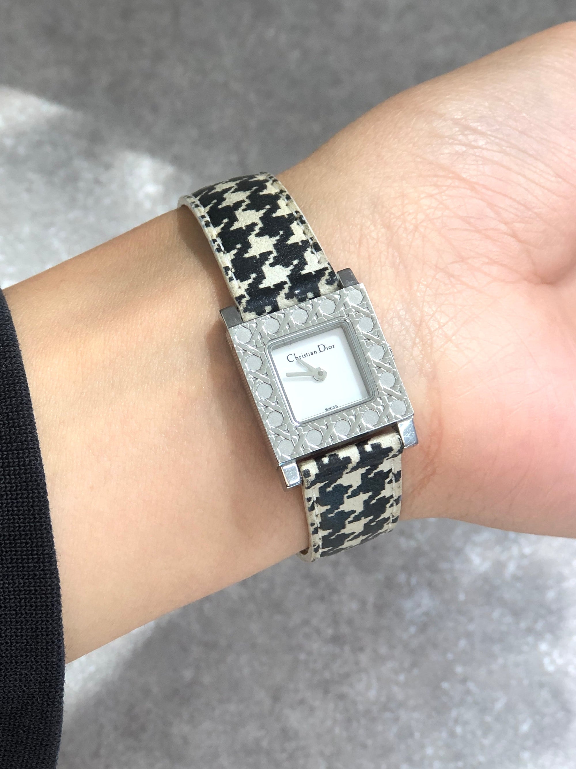 Christian D1OR Cannage Quartz Watch Black×White Vintage jw4b2h