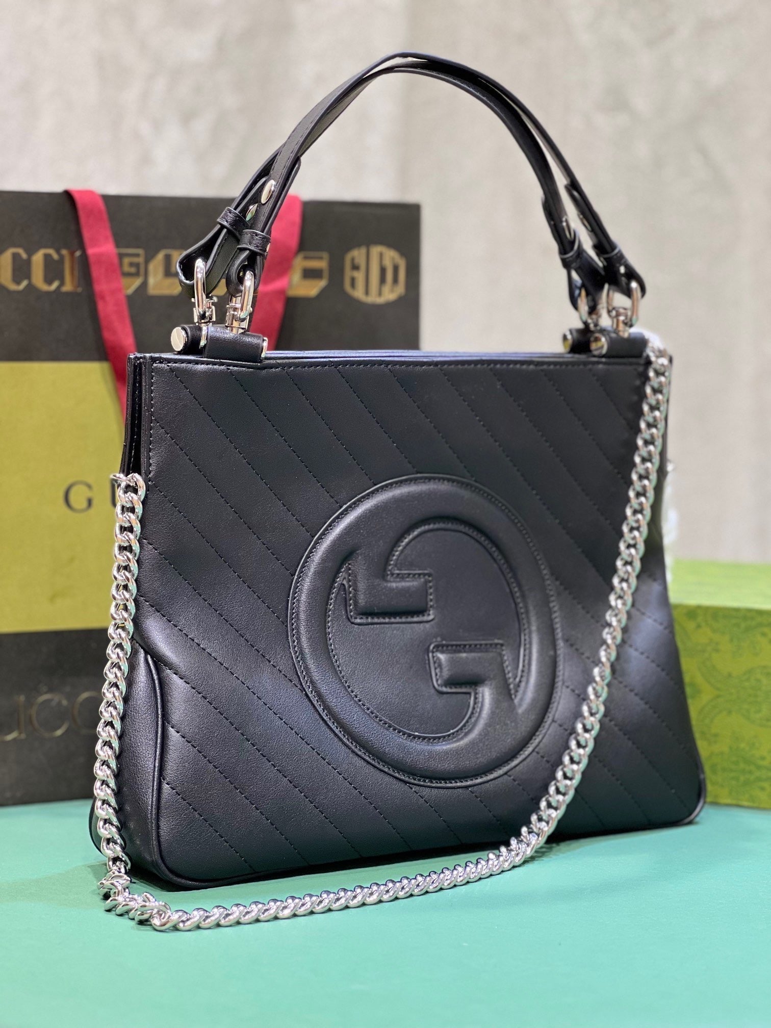 GC582 GCCI Blondie Medium Tote Bag / 13.6x16.1x3.1inch