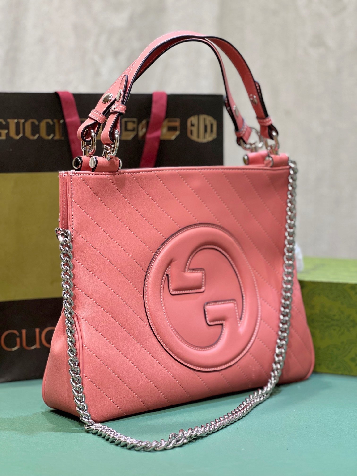 GC583 GCCI Blondie Medium Tote Bag / 13.6x16.1x3.1inch