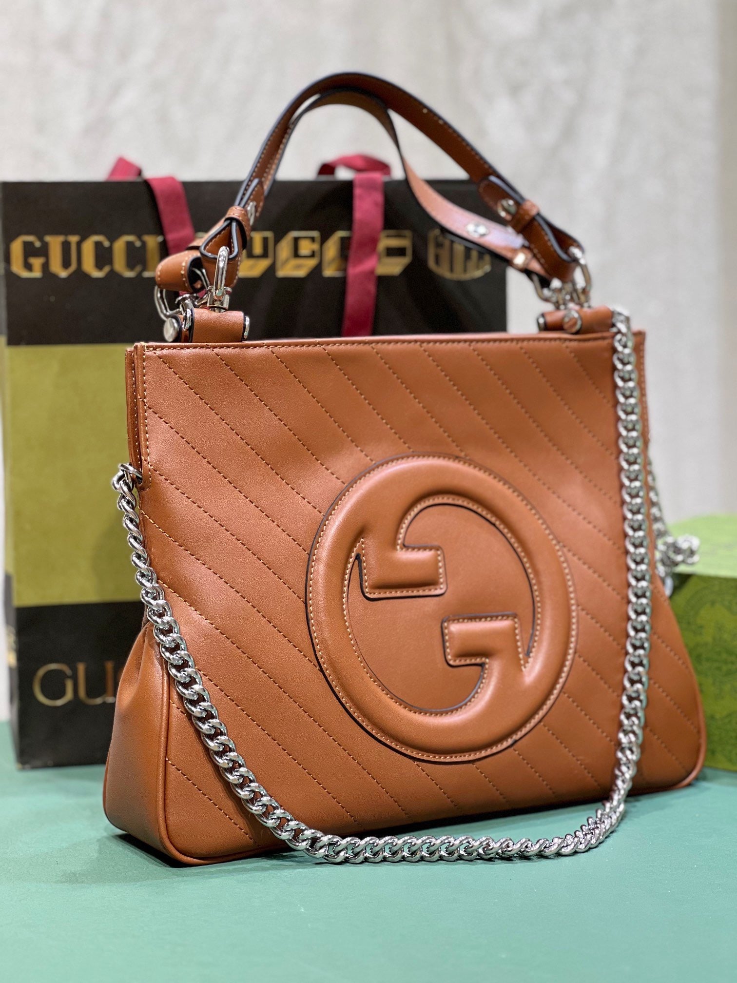 GC584 GCCI Blondie Medium Tote Bag / 13.6x16.1x3.1inch