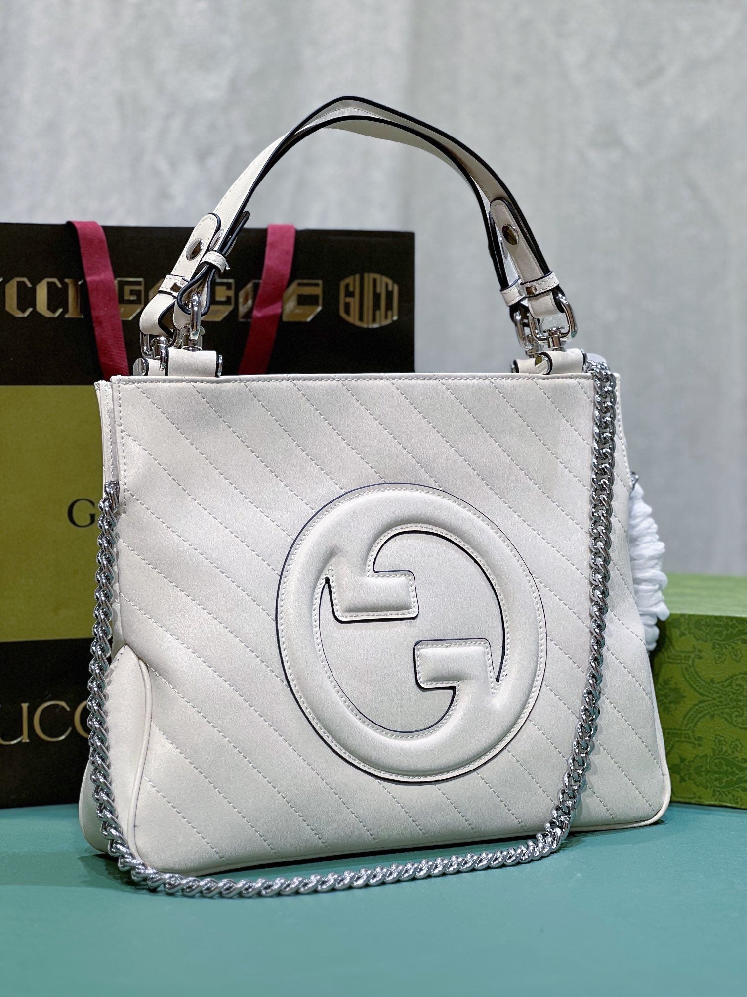 GC585 GCCI Blondie Medium Tote Bag / 13.6x16.1x3.1inch