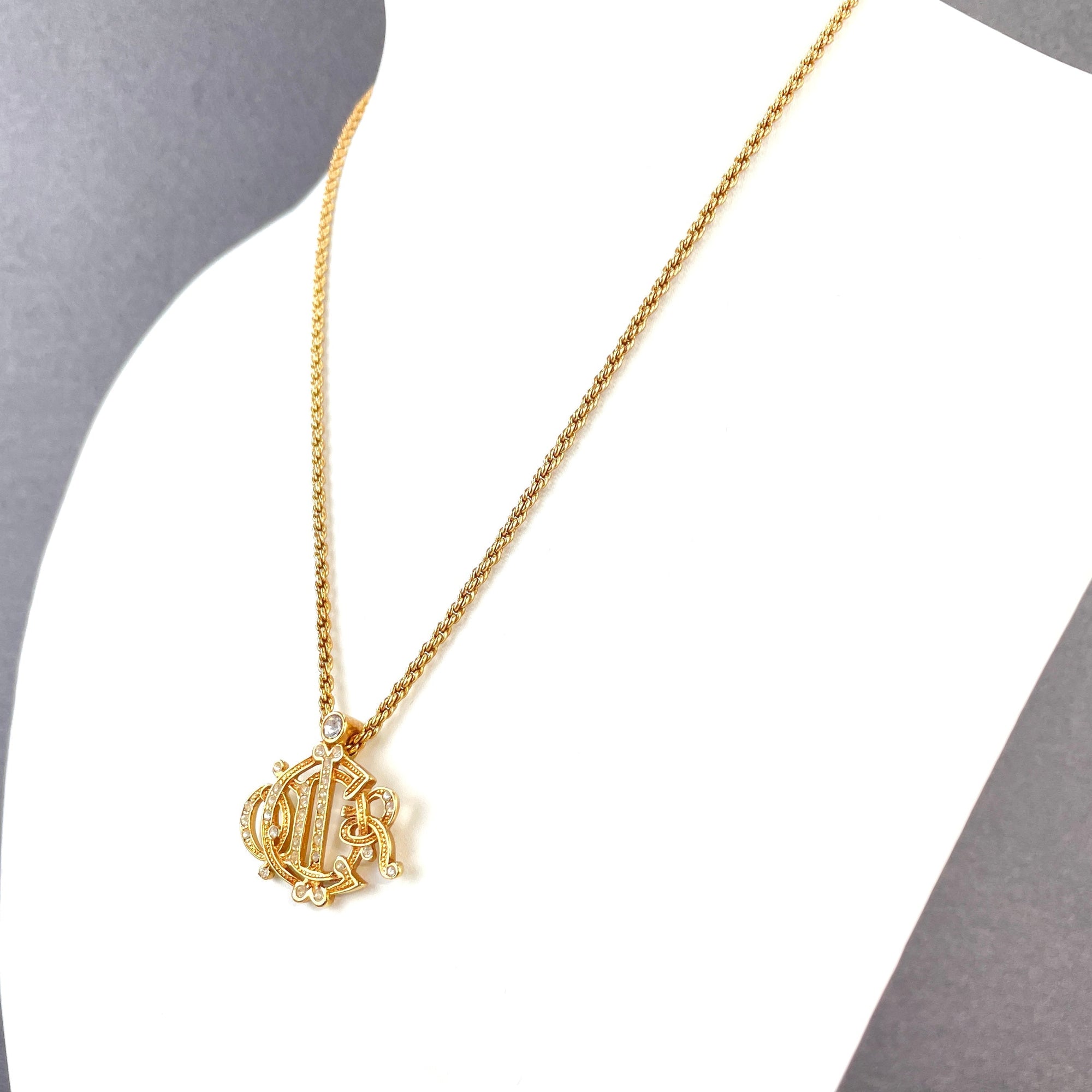 Christian D1OR  Emblem Logo Line Stone Necklace Gold vintage yxmhkk