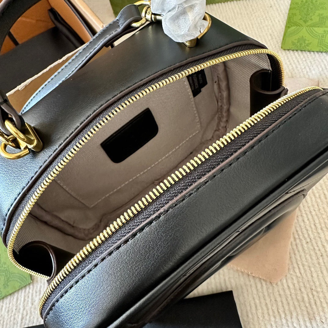 GC529 GCCI Blondie Top Handle Bag / 6.7"W x 5.9"H x 3.5"D