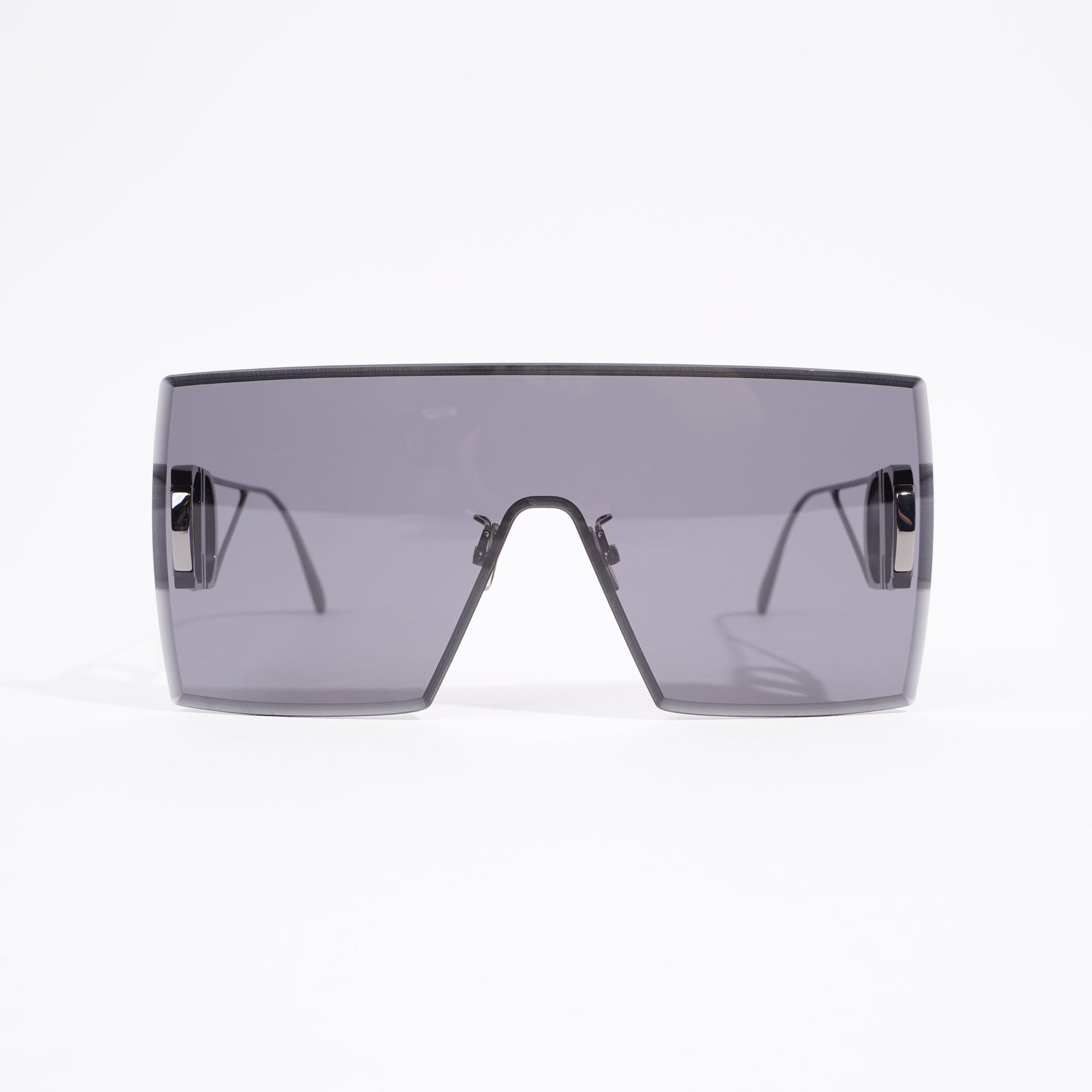 Christian D1OR 30 Montaigne M1U Sunglasses Black / Silver Base Metal 135