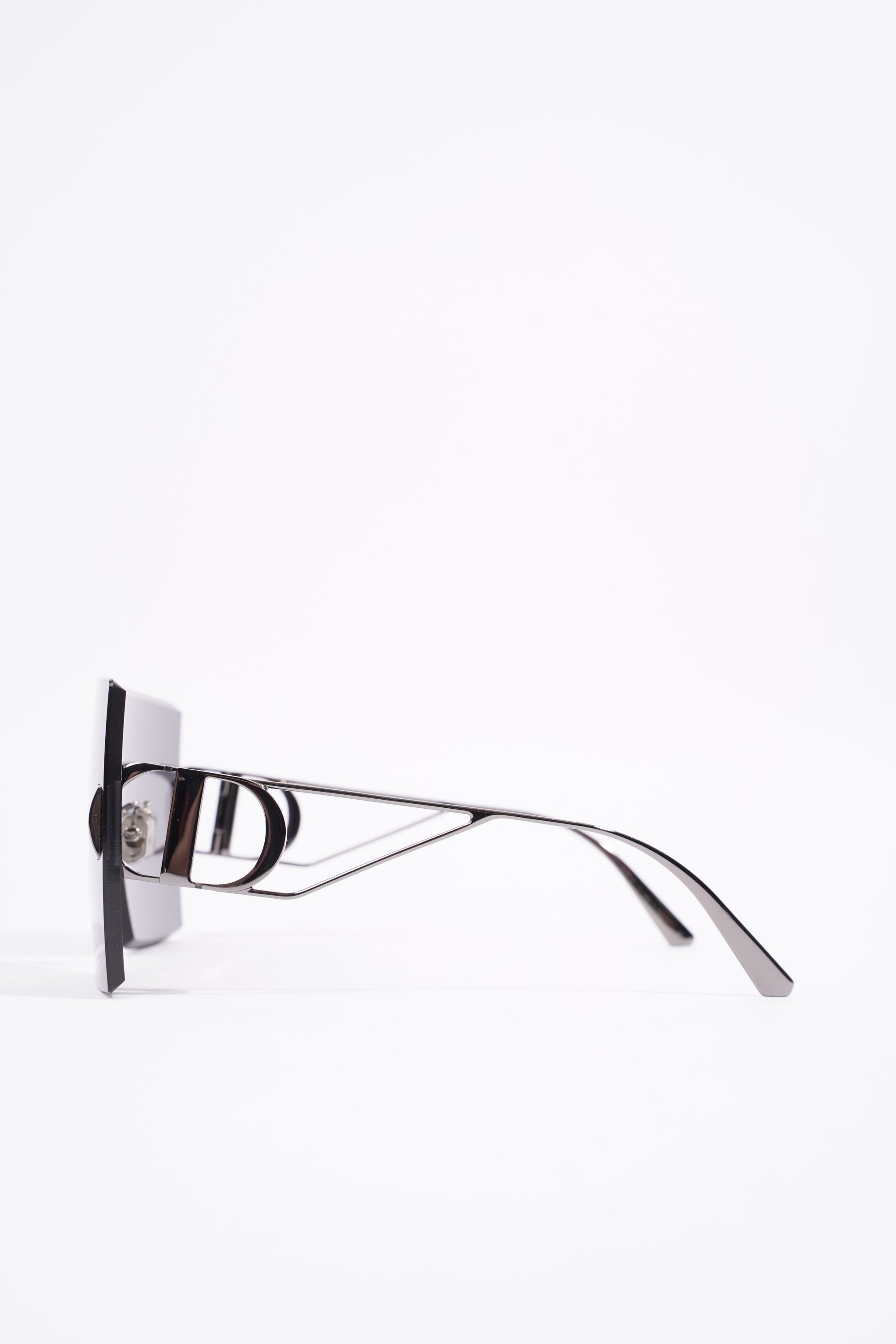 Christian D1OR 30 Montaigne M1U Sunglasses Black / Silver Base Metal 135