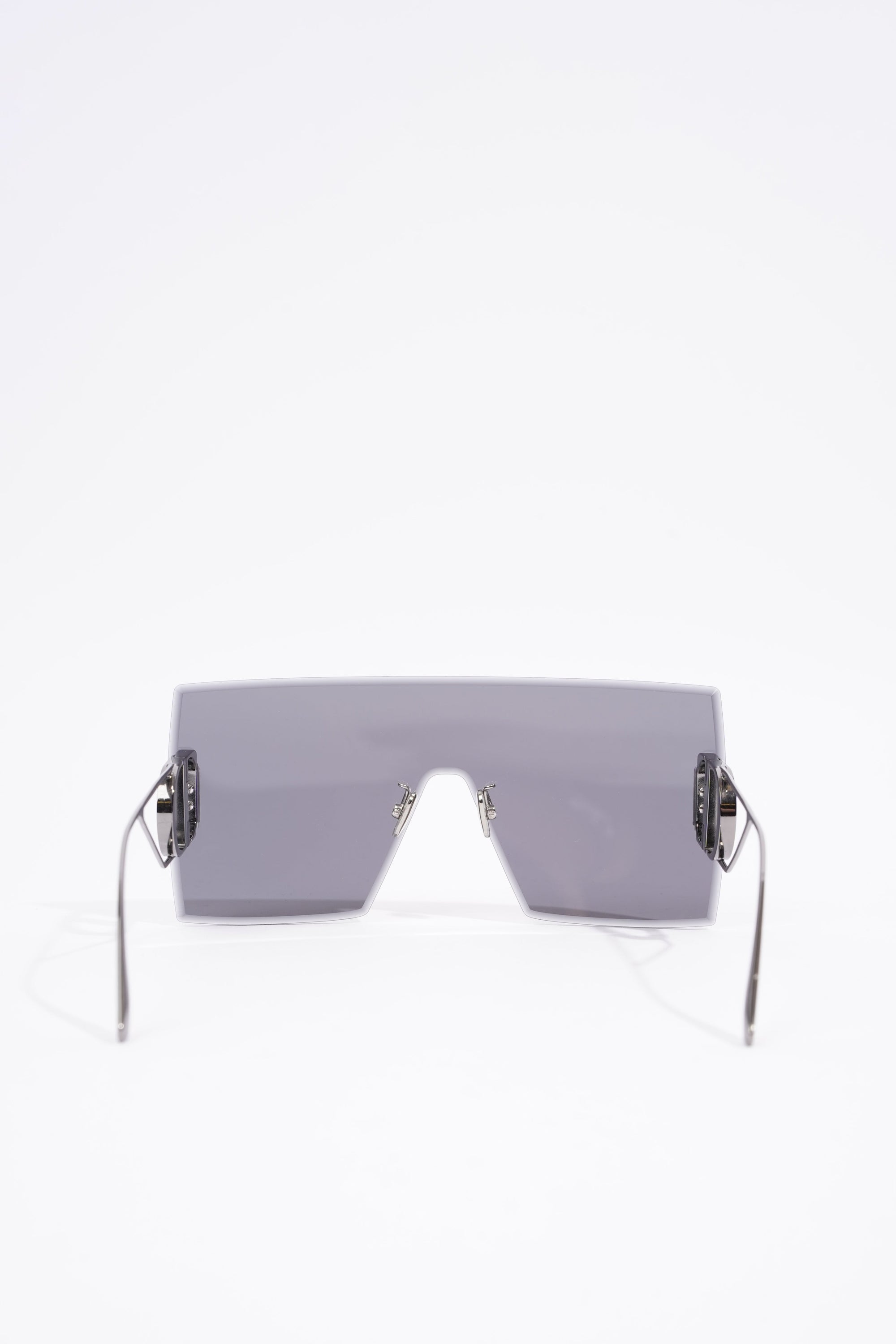 Christian D1OR 30 Montaigne M1U Sunglasses Black / Silver Base Metal 135