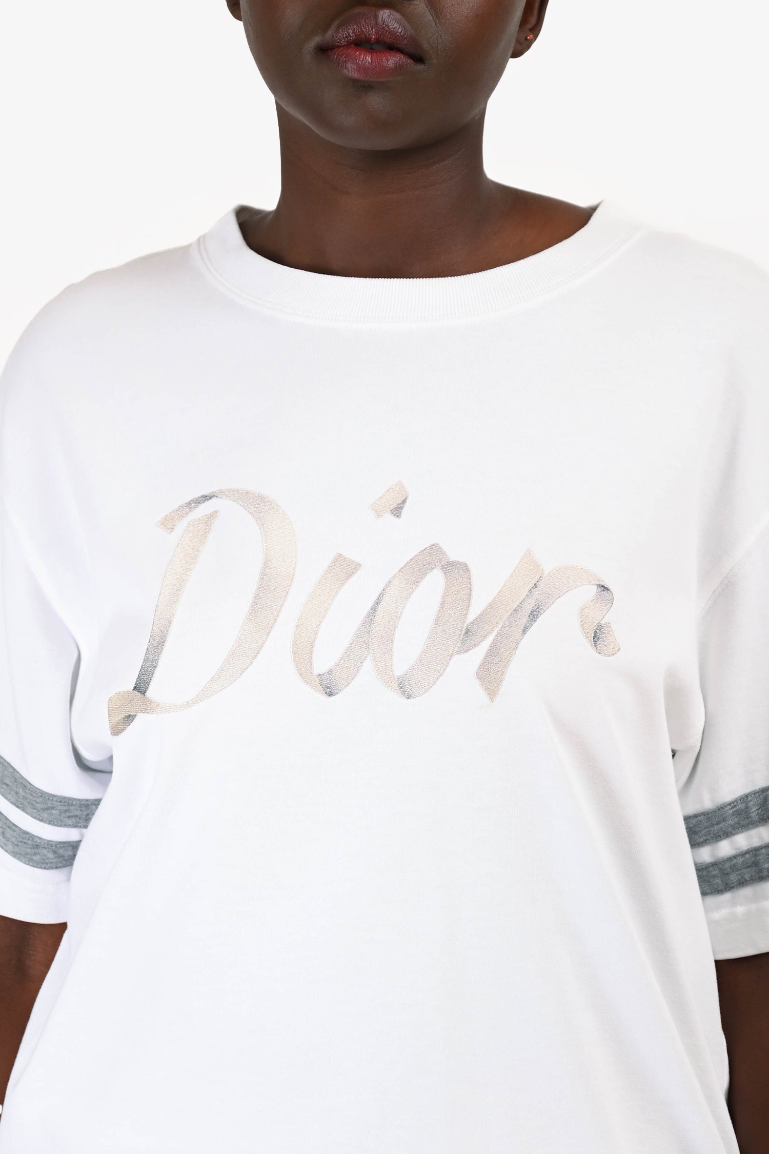Christian D1OR 2022 White/Grey Embroidered Ribbon Logo T-Shirt Size L Mens