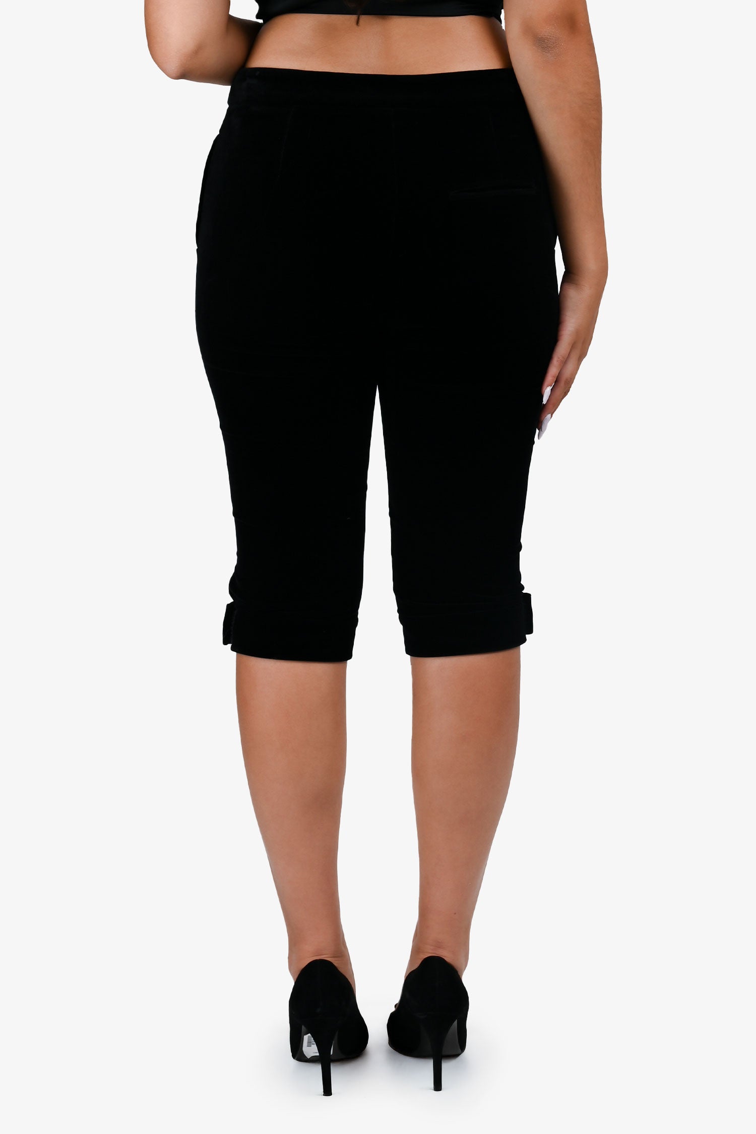Christian D1OR Black Velvet Capris Size 6 US