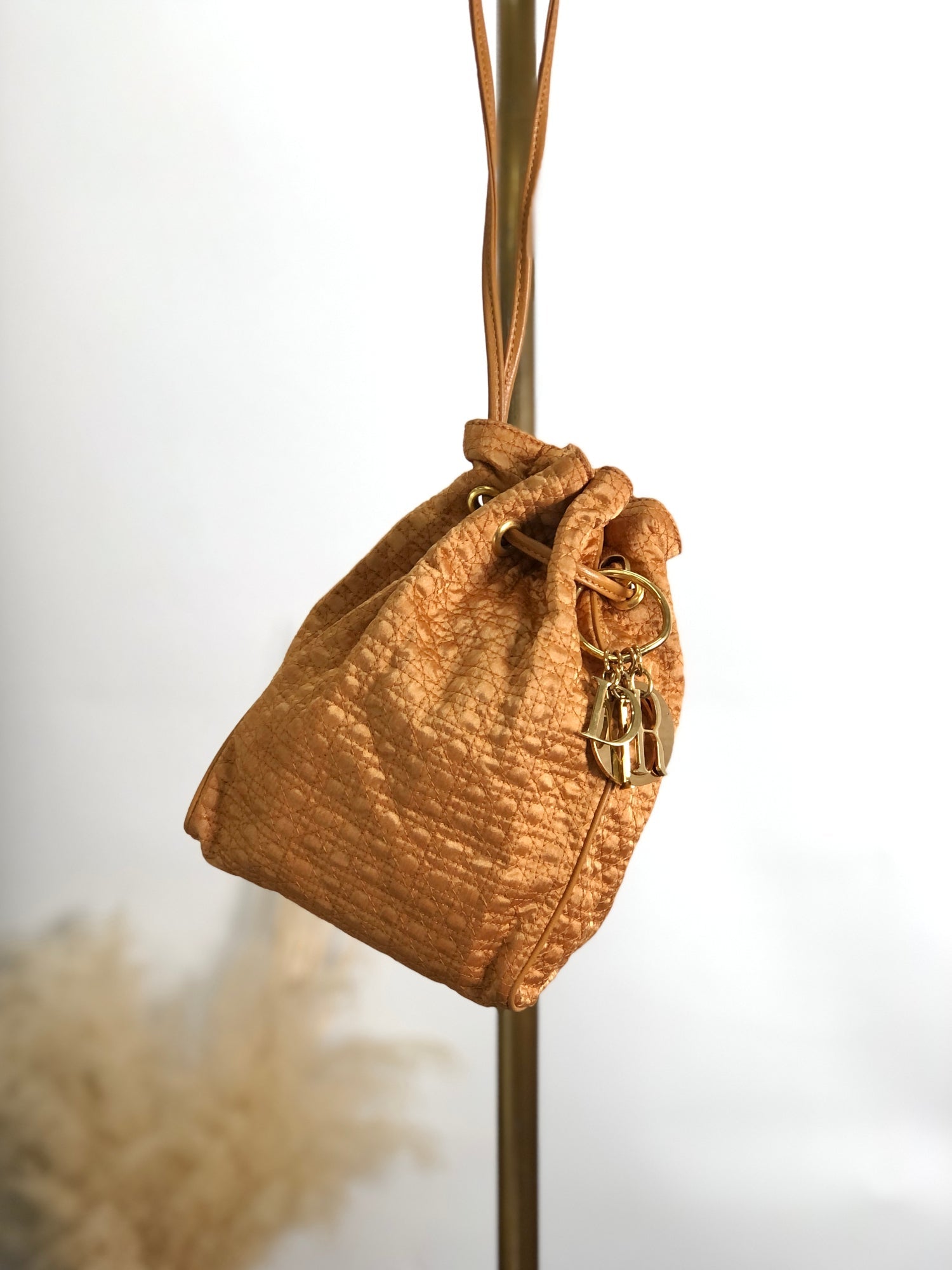 Christian D1OR Cannage Logo Charm Drawstring Small Handbag Beige Vintage 8d6rbt