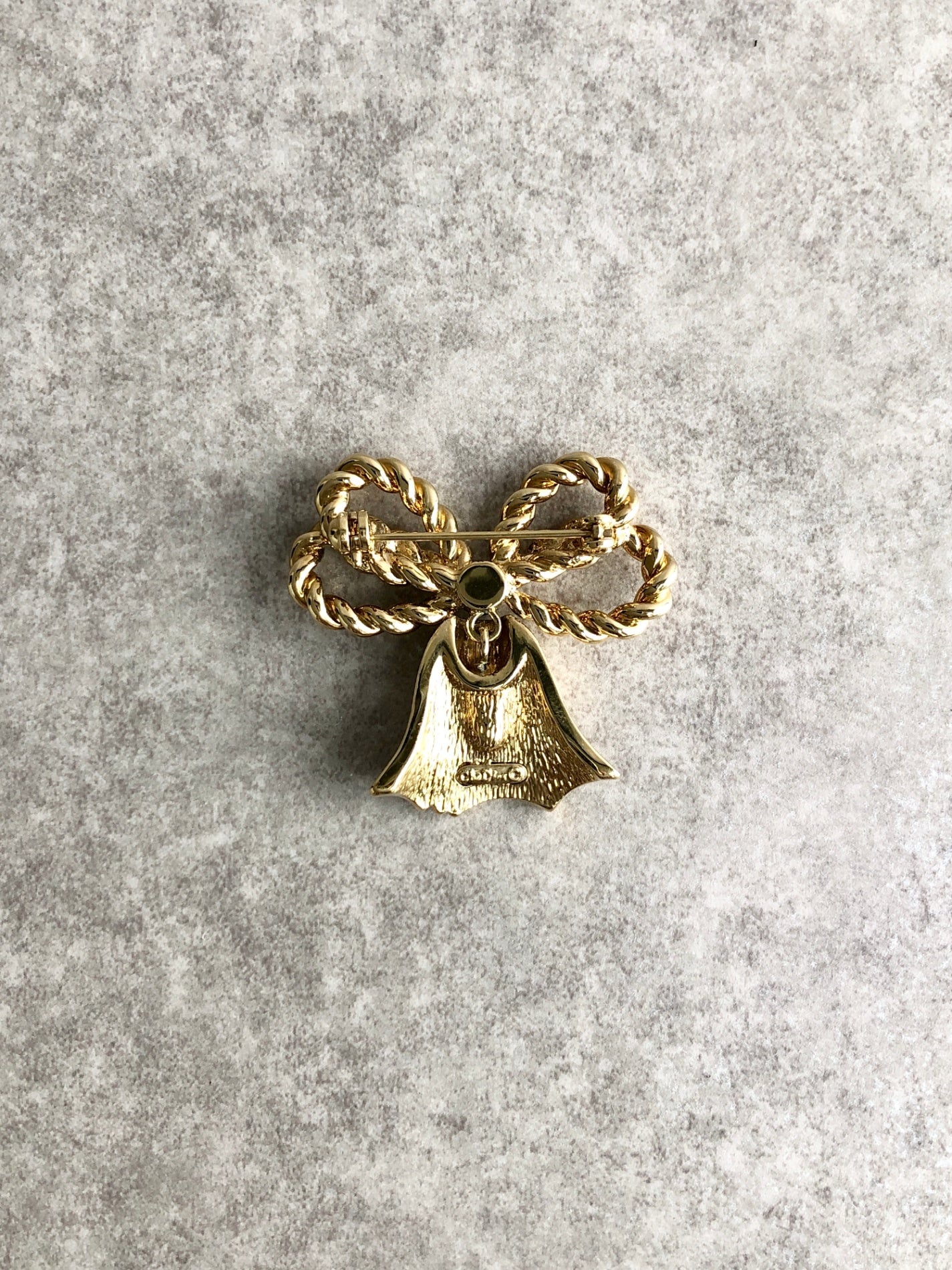 Christian D1OR Brooch Gold Vintage j37x4j