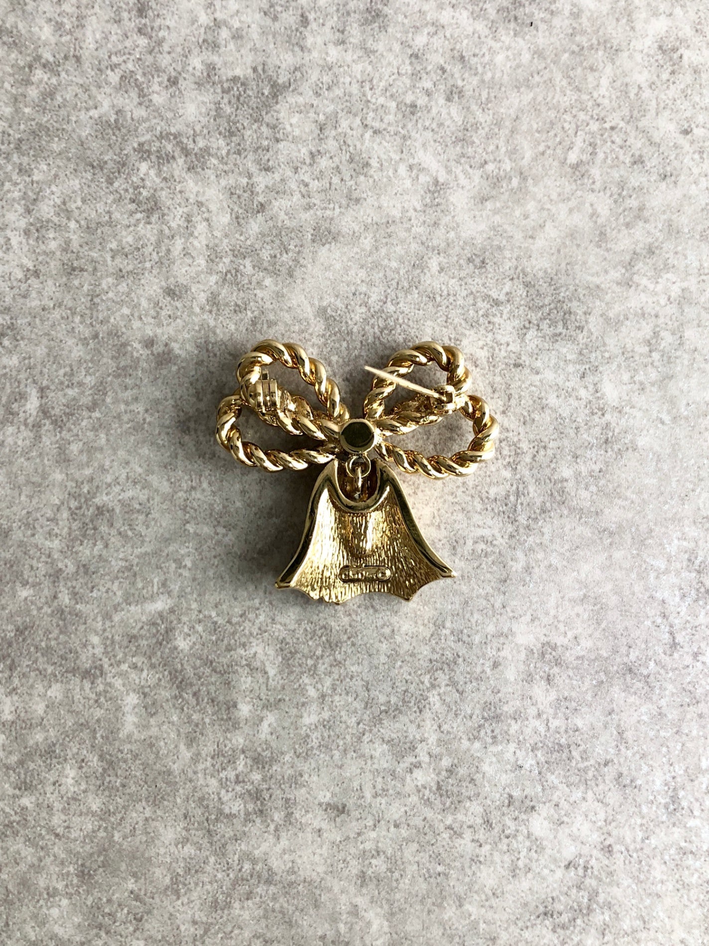 Christian D1OR Brooch Gold Vintage j37x4j