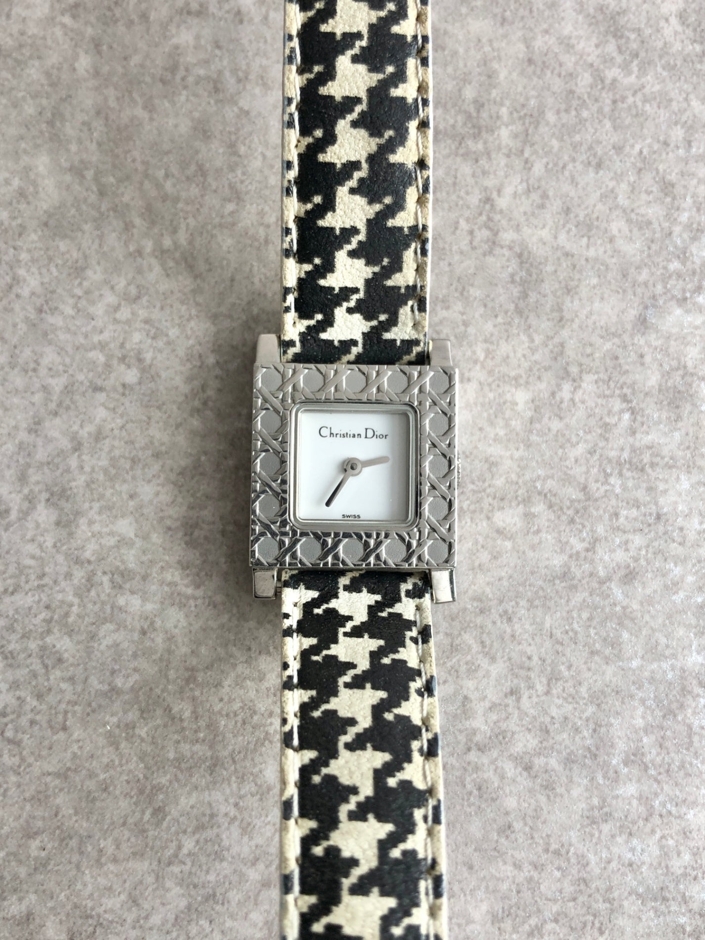 Christian D1OR Cannage Quartz Watch Black×White Vintage jw4b2h