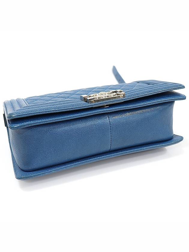 A67086 Blue Caviar Silver Boy Medium Flap Shoulder Bag No 29 CH