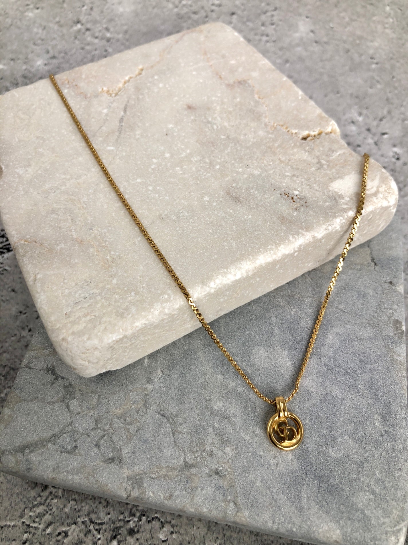 Christian D1OR CD Logo Necklace Gold Vintage 36uf24